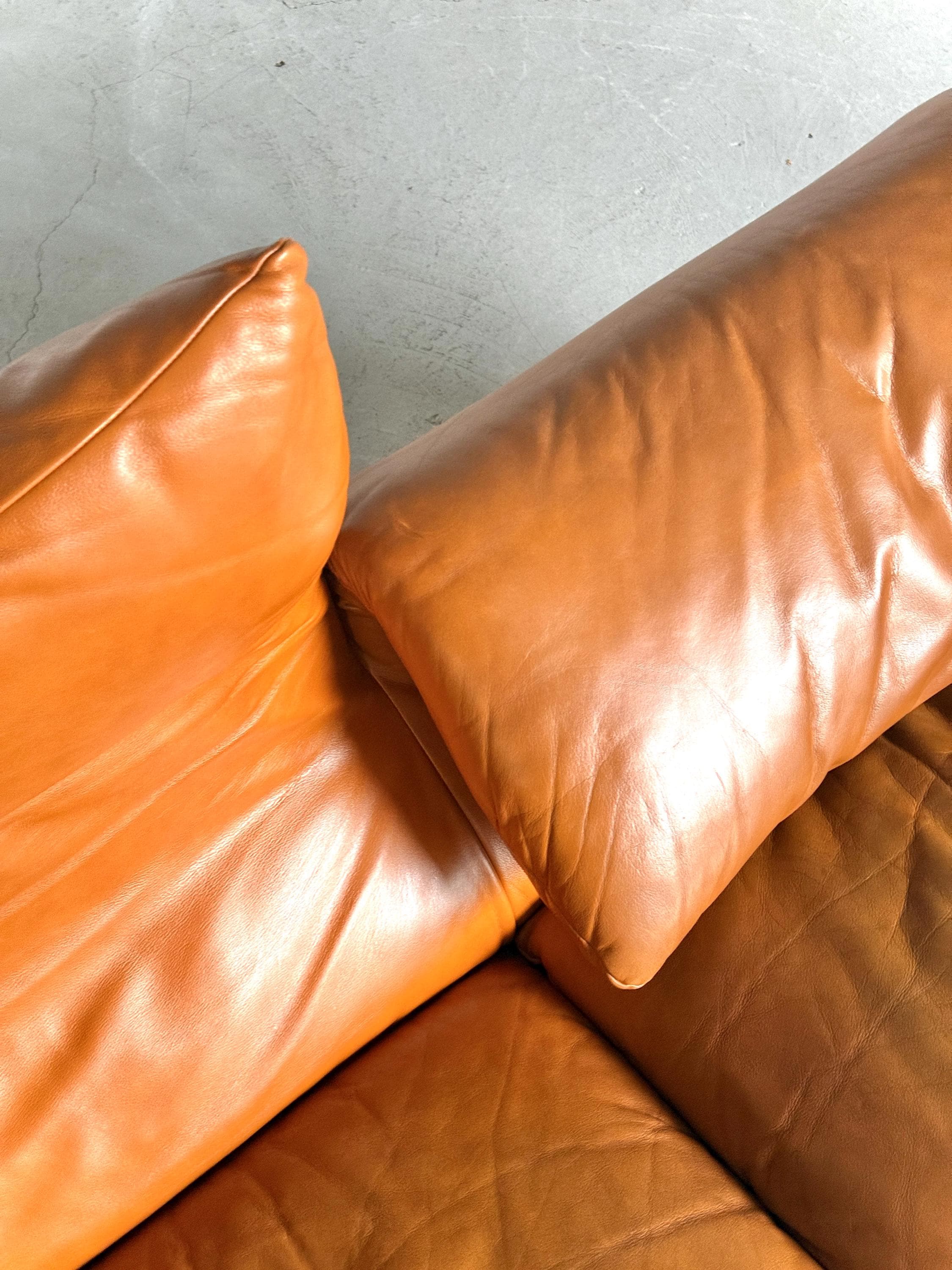 'Maralunga' Two-seater Sofa by Vico Magistretti for Cassina
