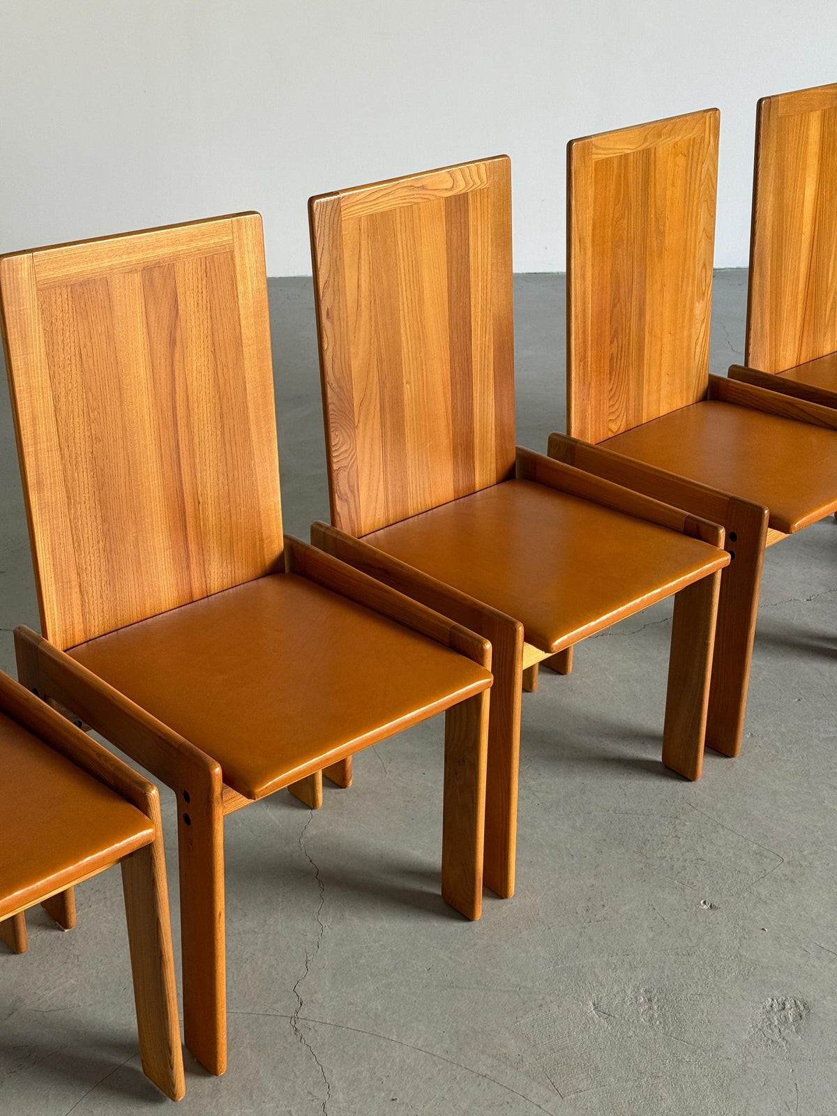 Elegant Dining Chairs in Elm and Leather