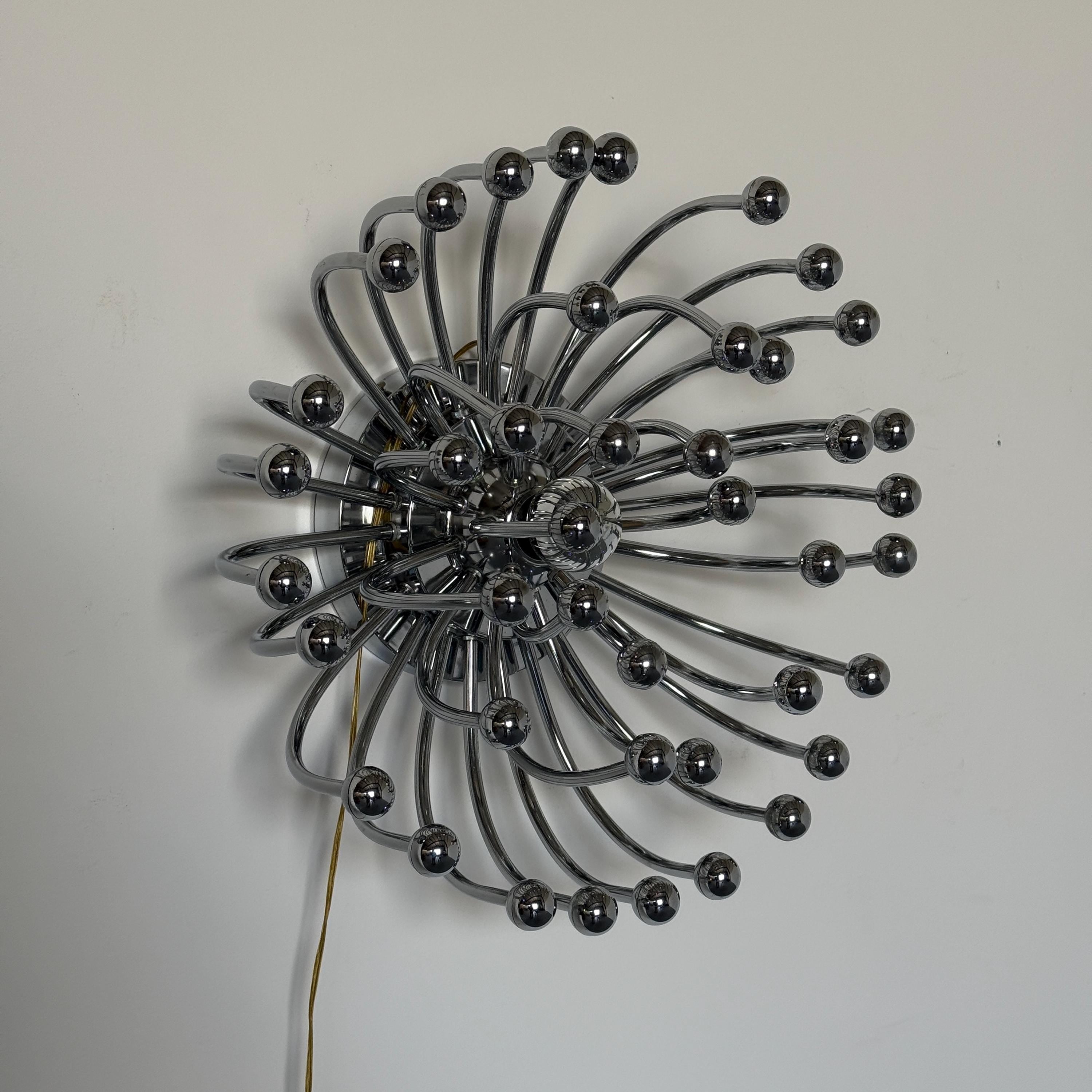 Pistillo Wall Lamp