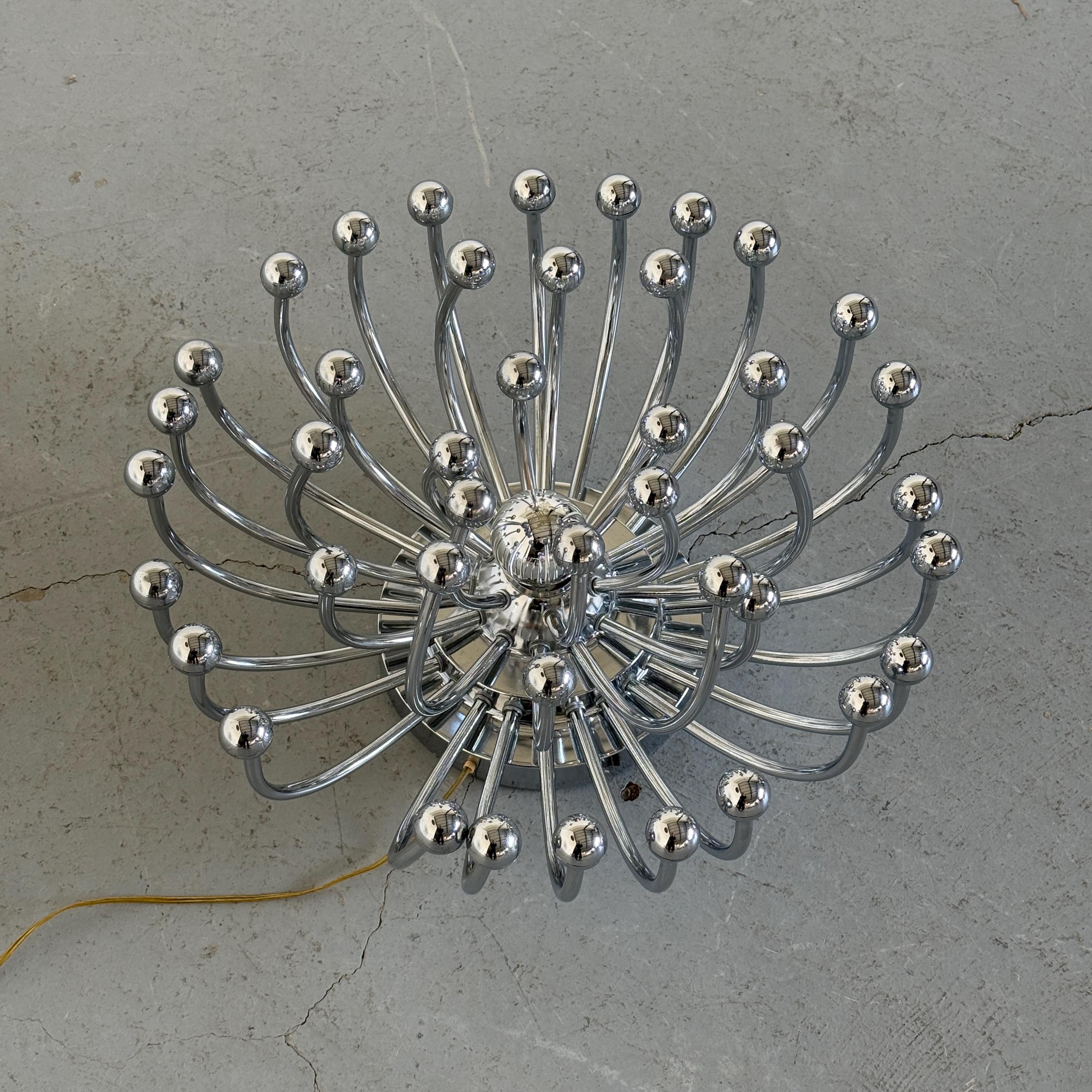 Pistillo Wall Lamp