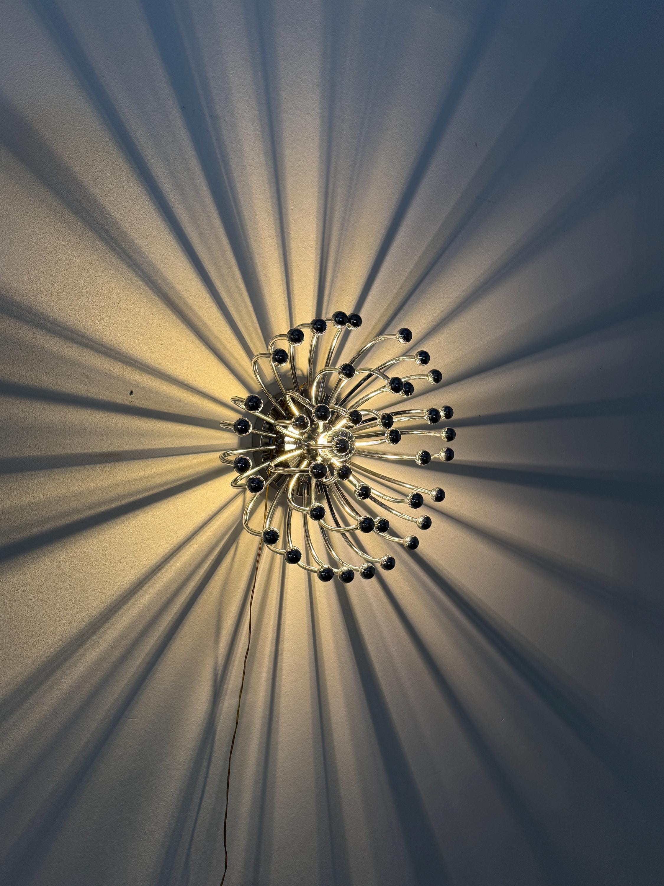 Pistillo Wall Lamp