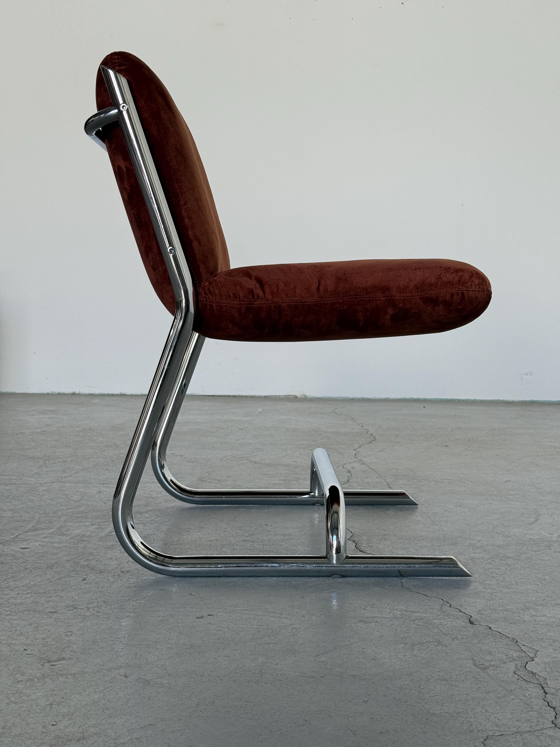 ‘Clematis’ Cantilever Chair by Dado Industrial Design