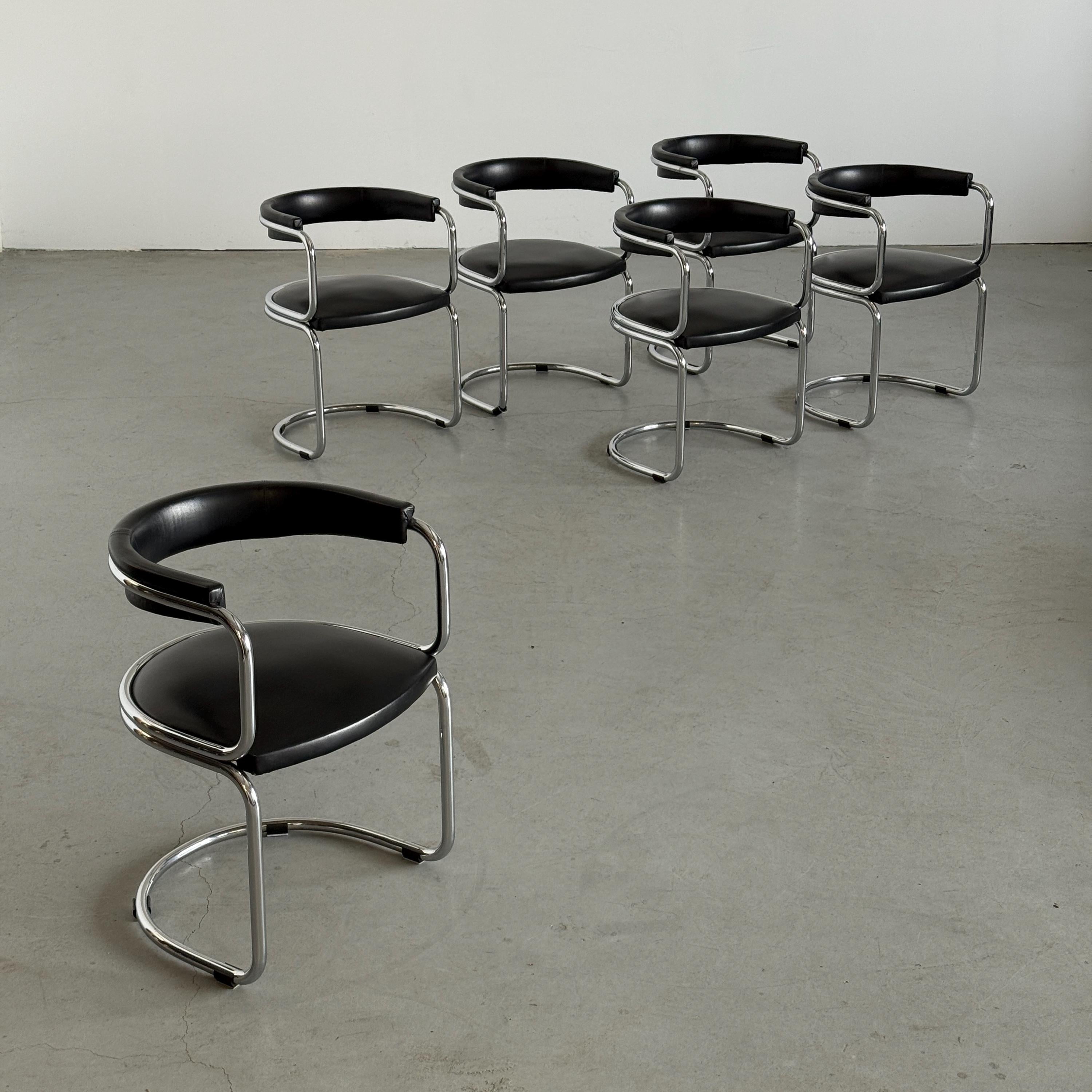Cantilever Armchairs in the Style of Giotto Stoppino