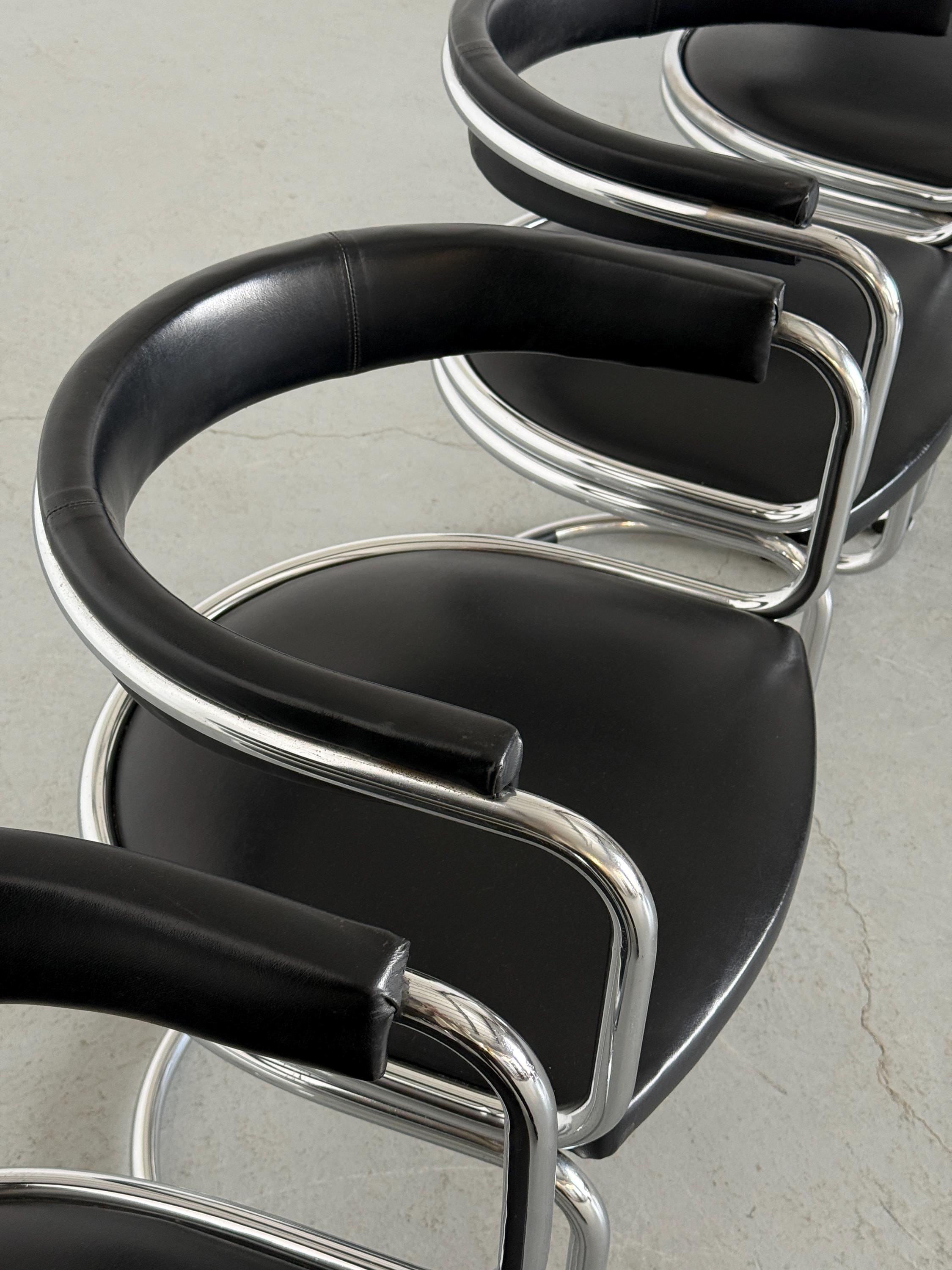 Cantilever Armchairs in the Style of Giotto Stoppino