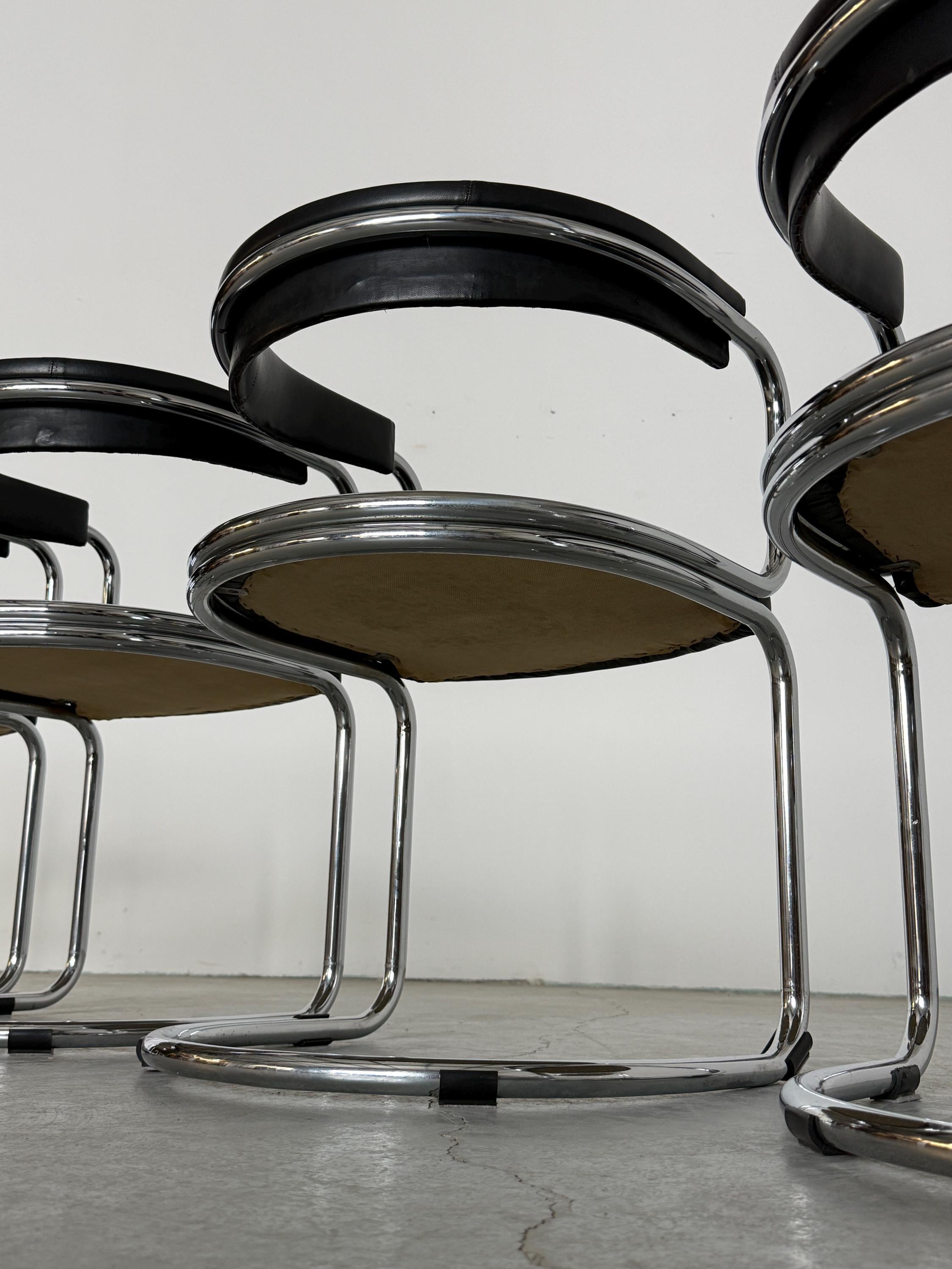 Cantilever Armchairs in the Style of Giotto Stoppino