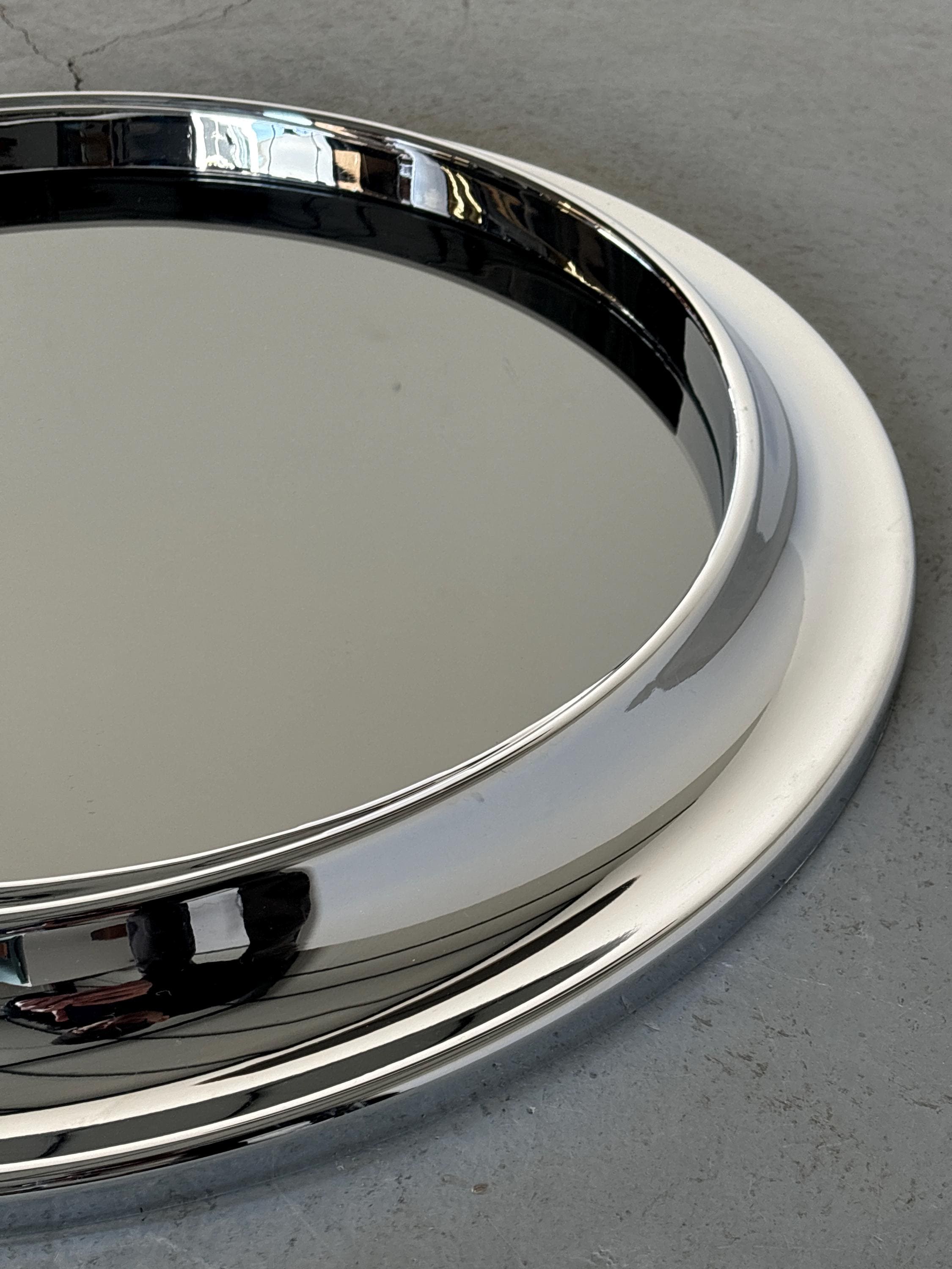 Vintage Wall-Mounted Circular Mirror