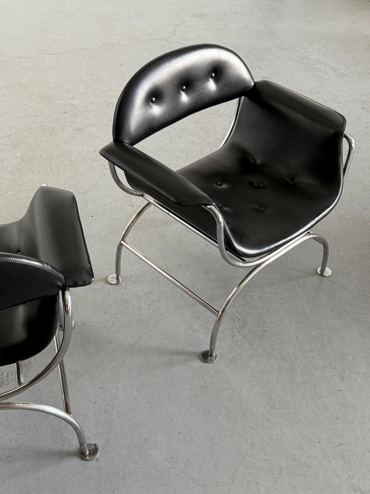 Pair of Postmodern Lounge Chair in Black Faux Leather & Chrome
