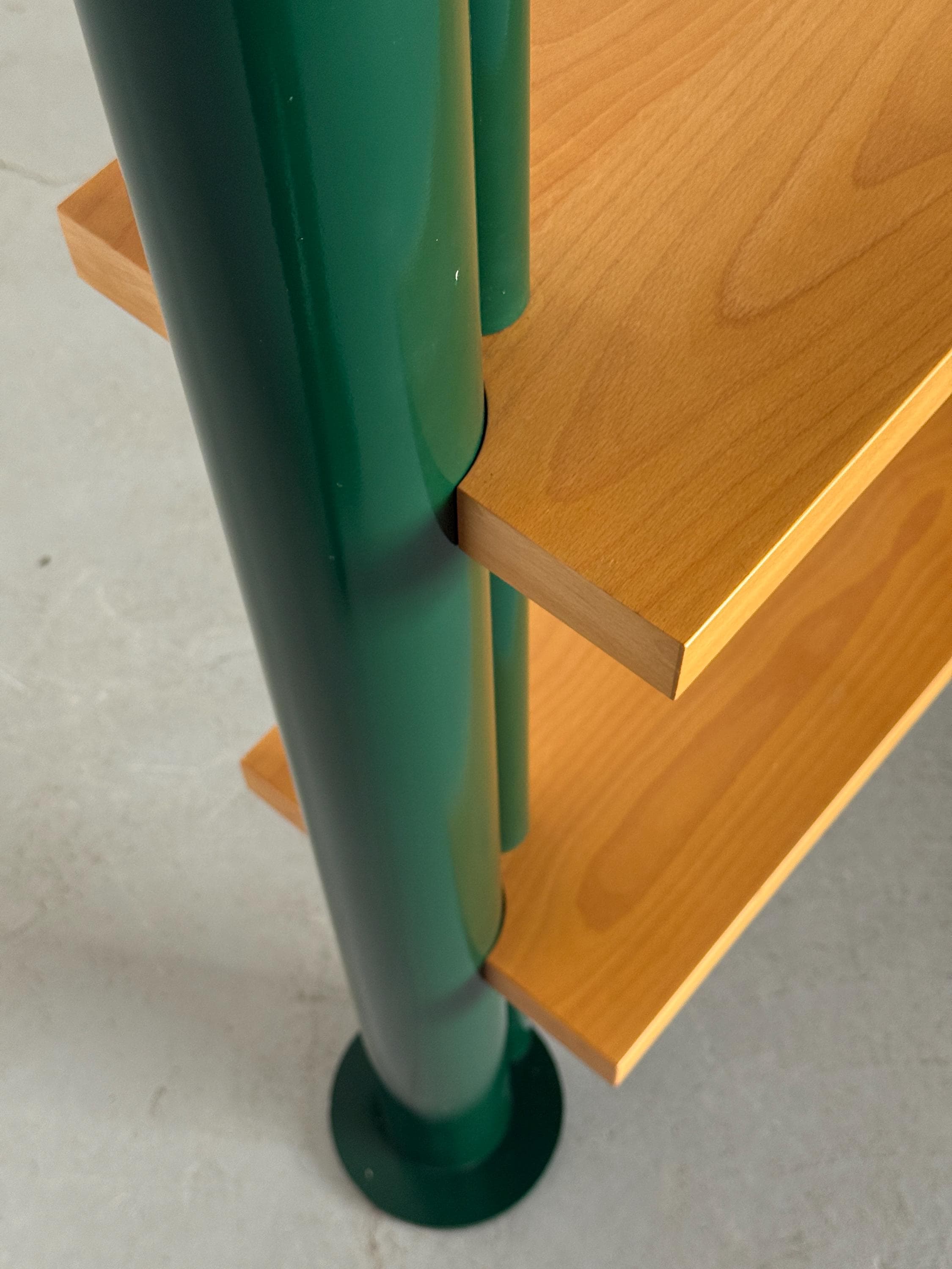 Postmodern Shelving Unit in Green Lacquered Steel