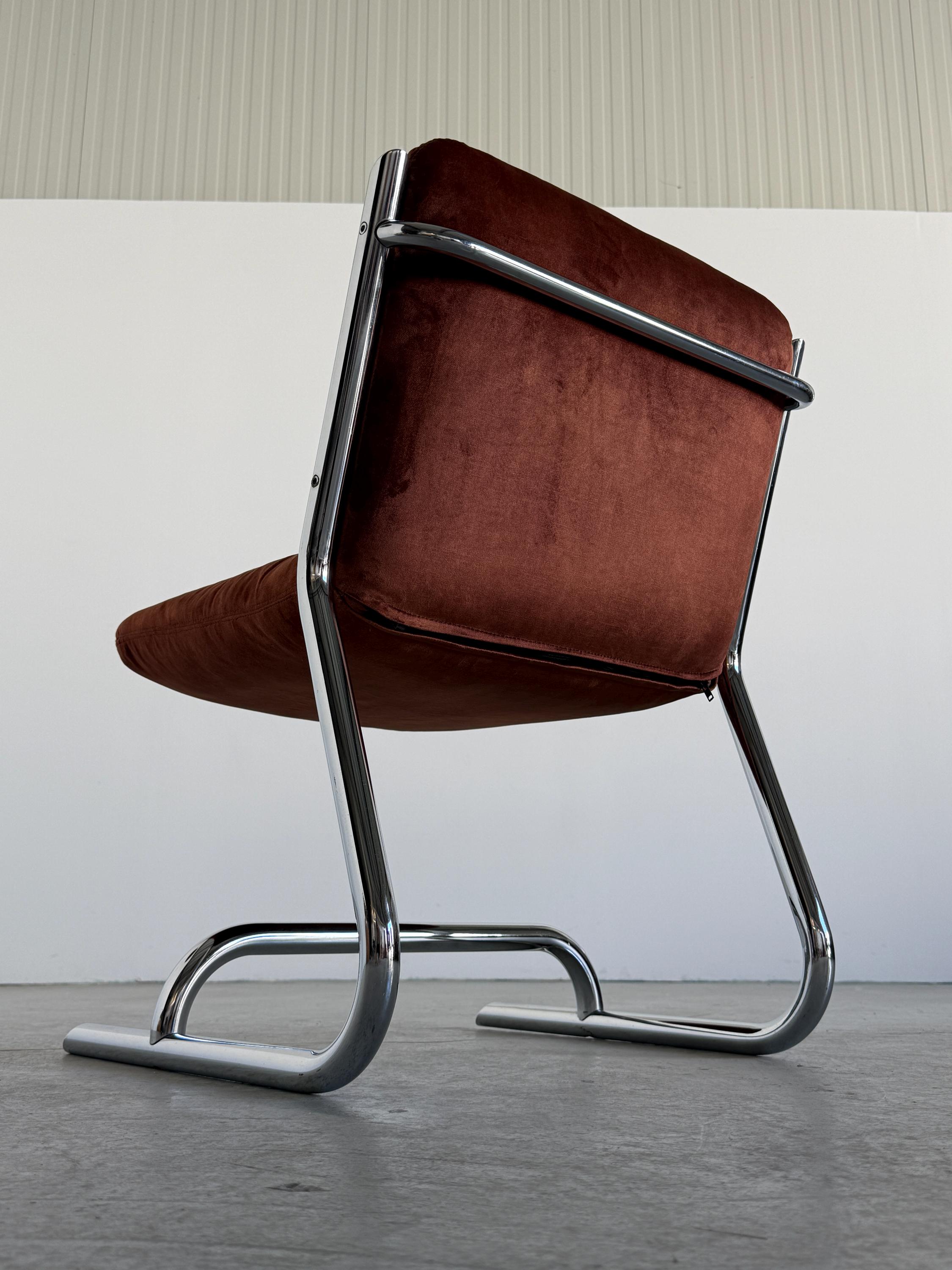 ‘Clematis’ Cantilever Chair by Dado Industrial Design
