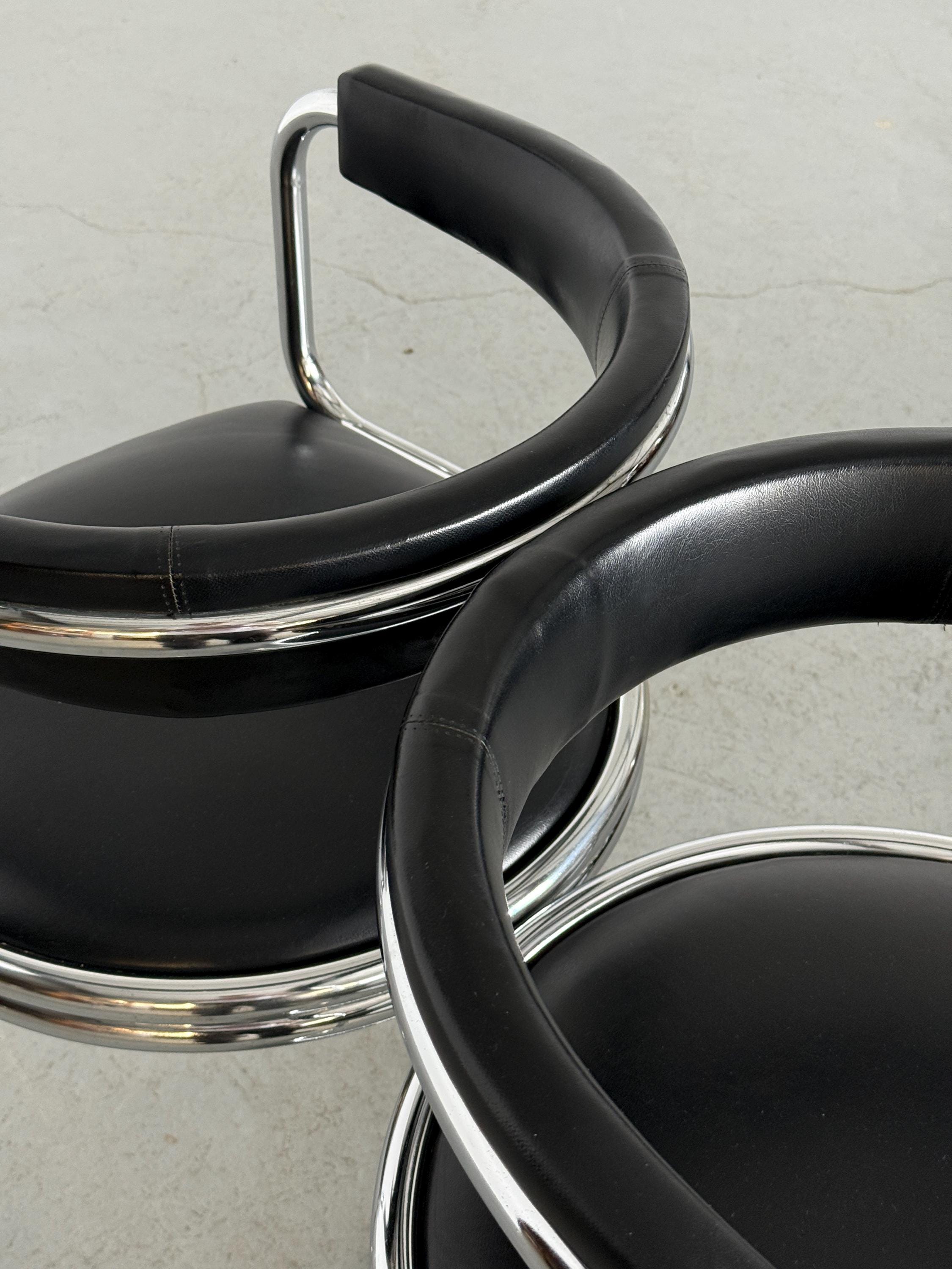 Cantilever Armchairs in the Style of Giotto Stoppino