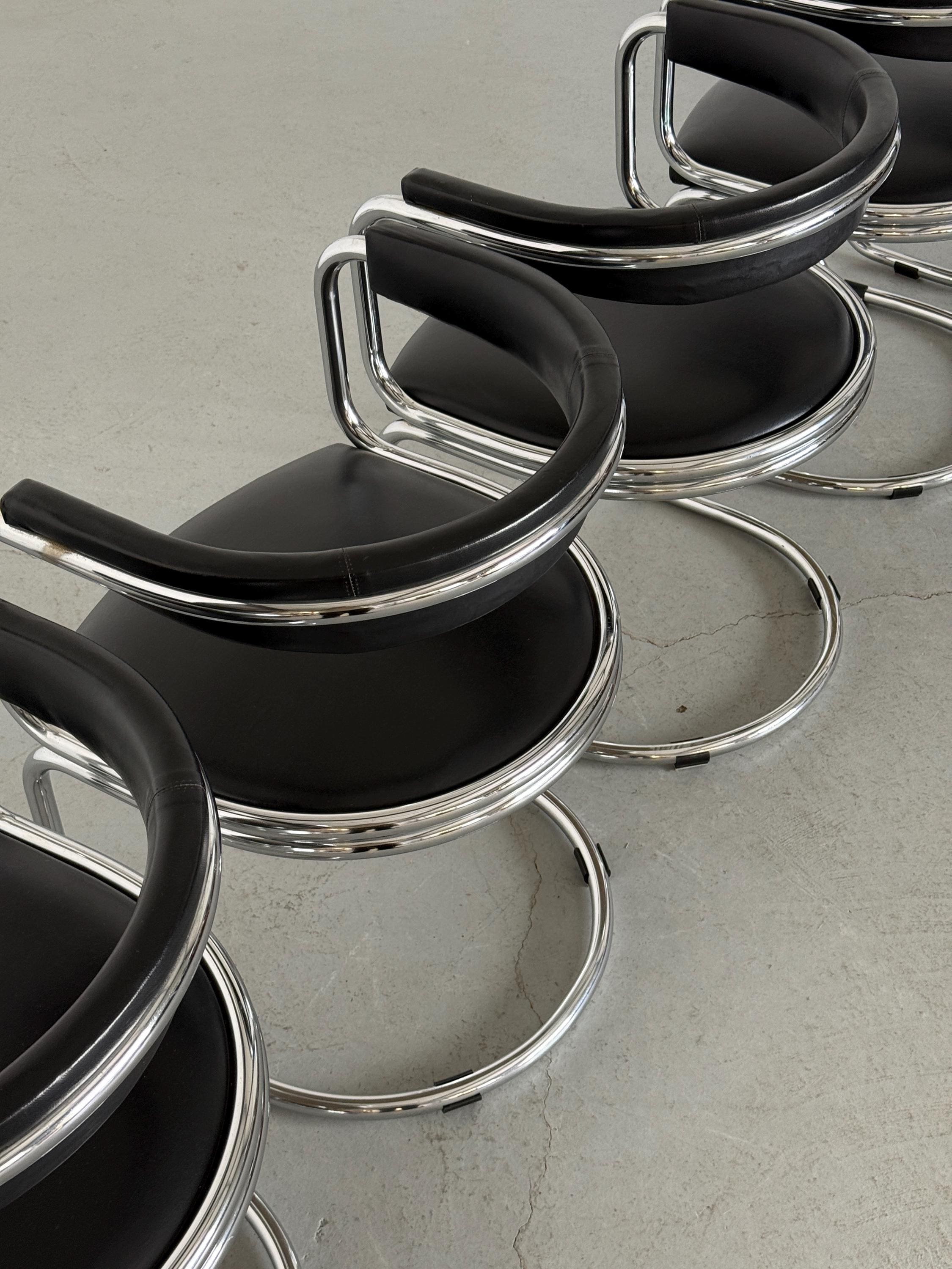 Cantilever Armchairs in the Style of Giotto Stoppino