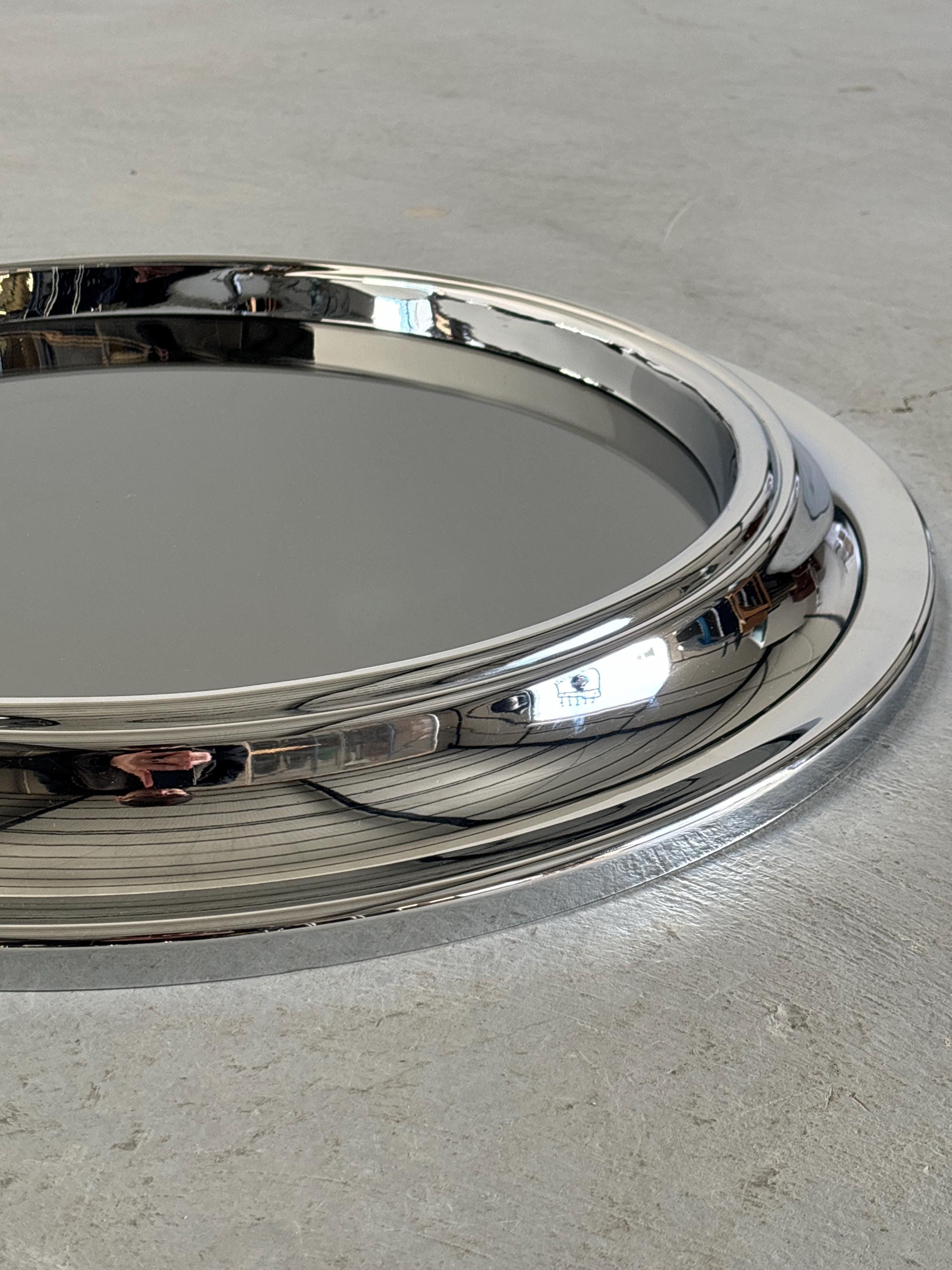 Vintage Wall-Mounted Circular Mirror