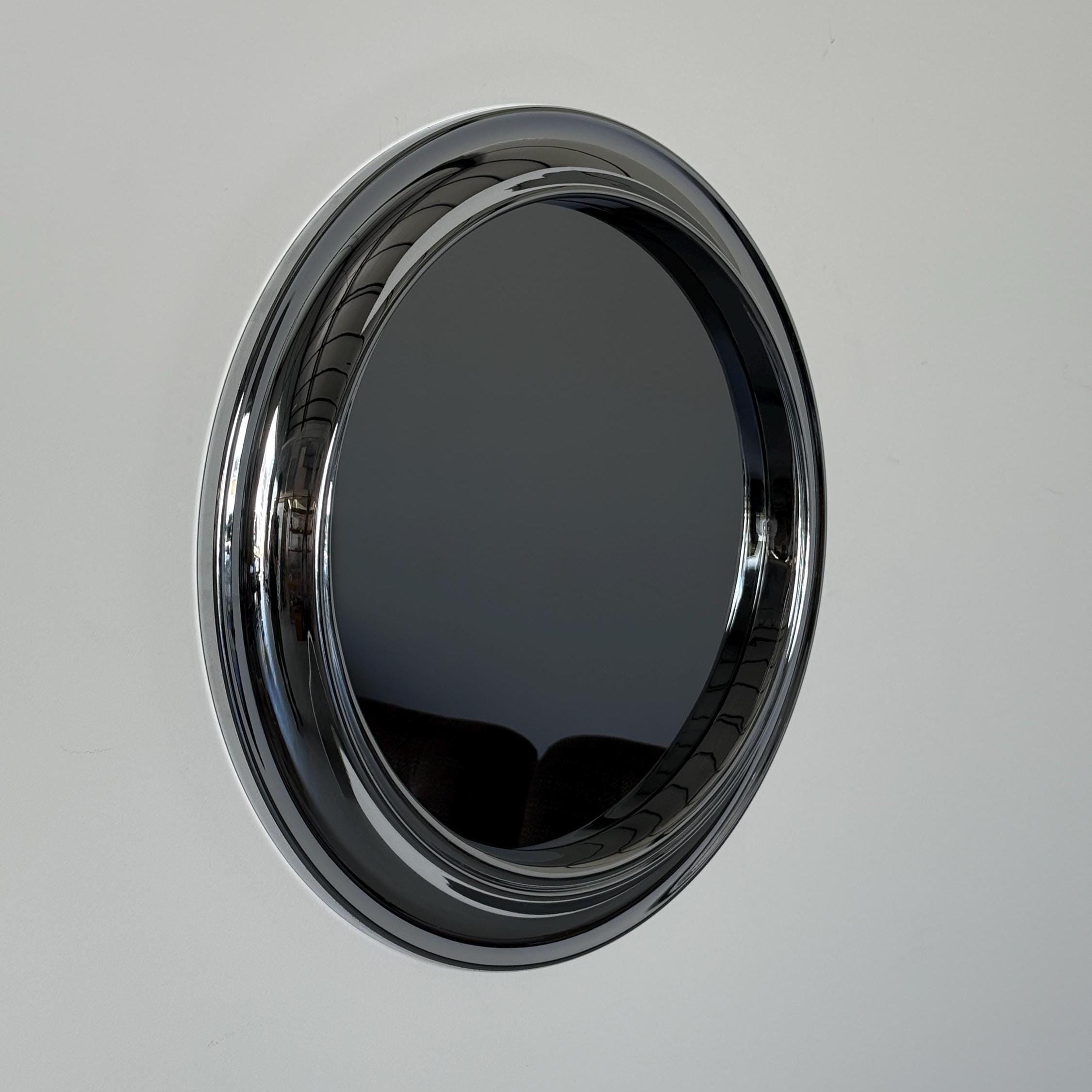 Vintage Wall-Mounted Circular Mirror