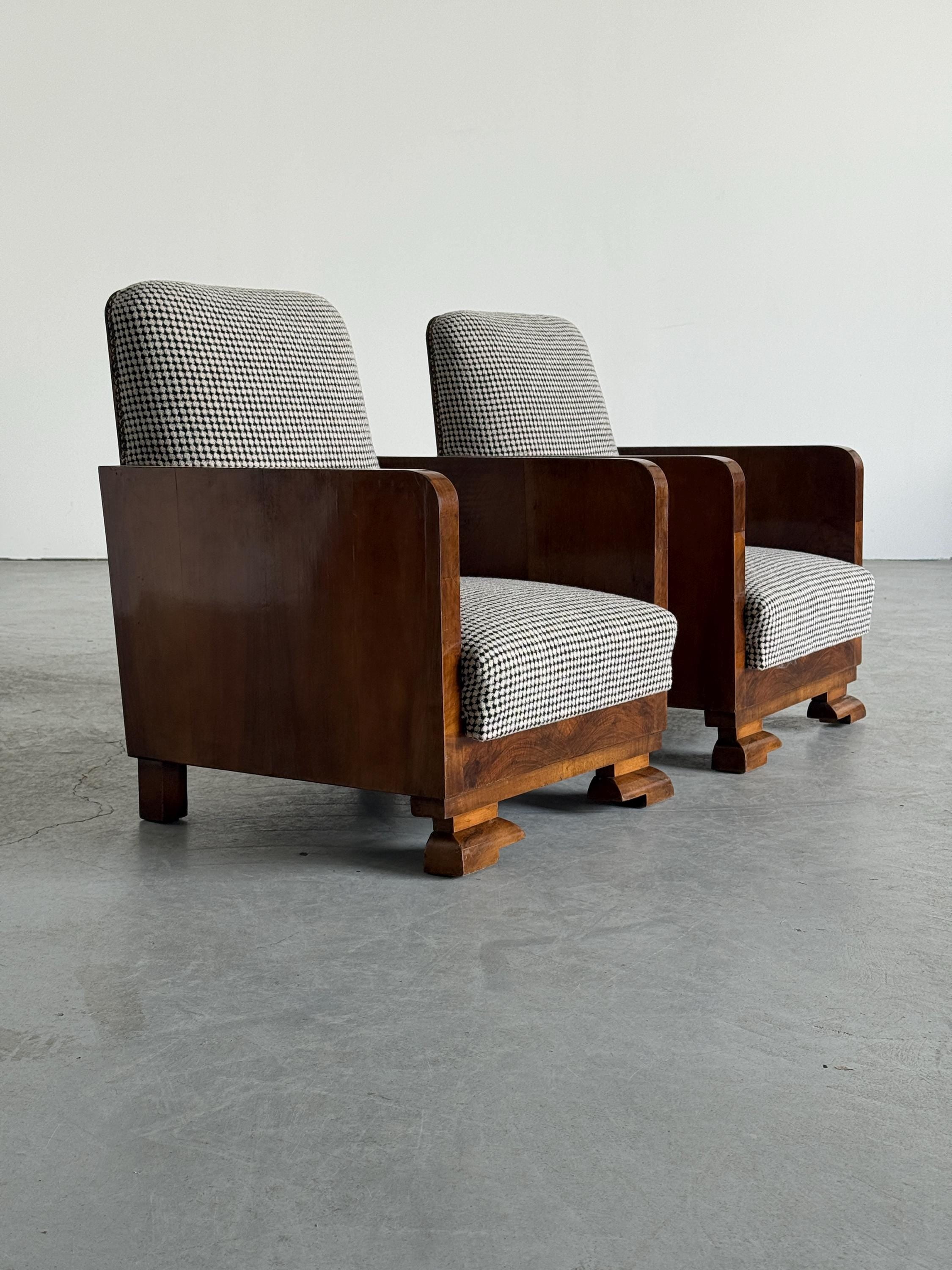 Art Deco Petit Slipper Chairs