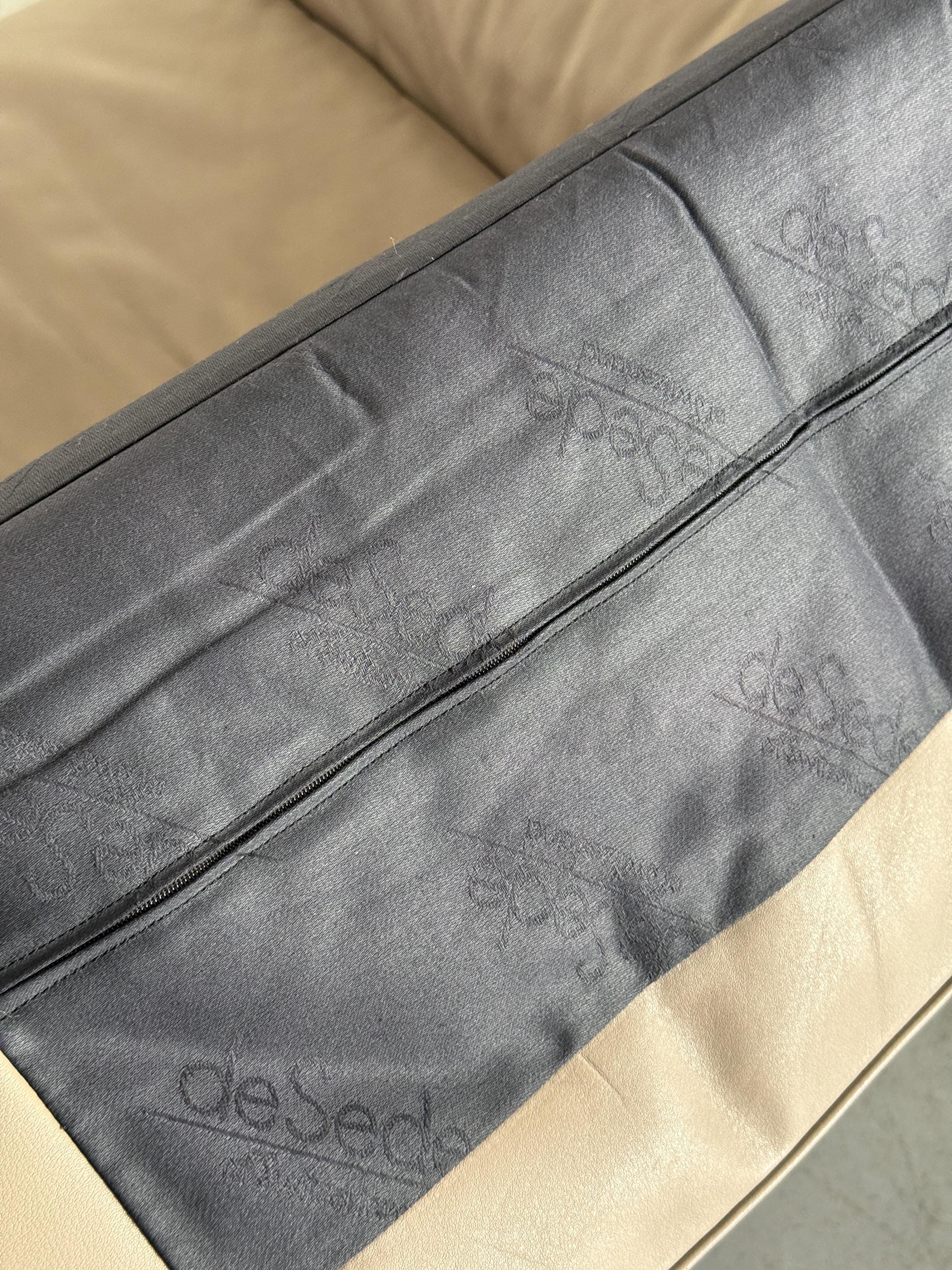 De Sede DS-2011 Two-Seater Sofa in Taupe Leather