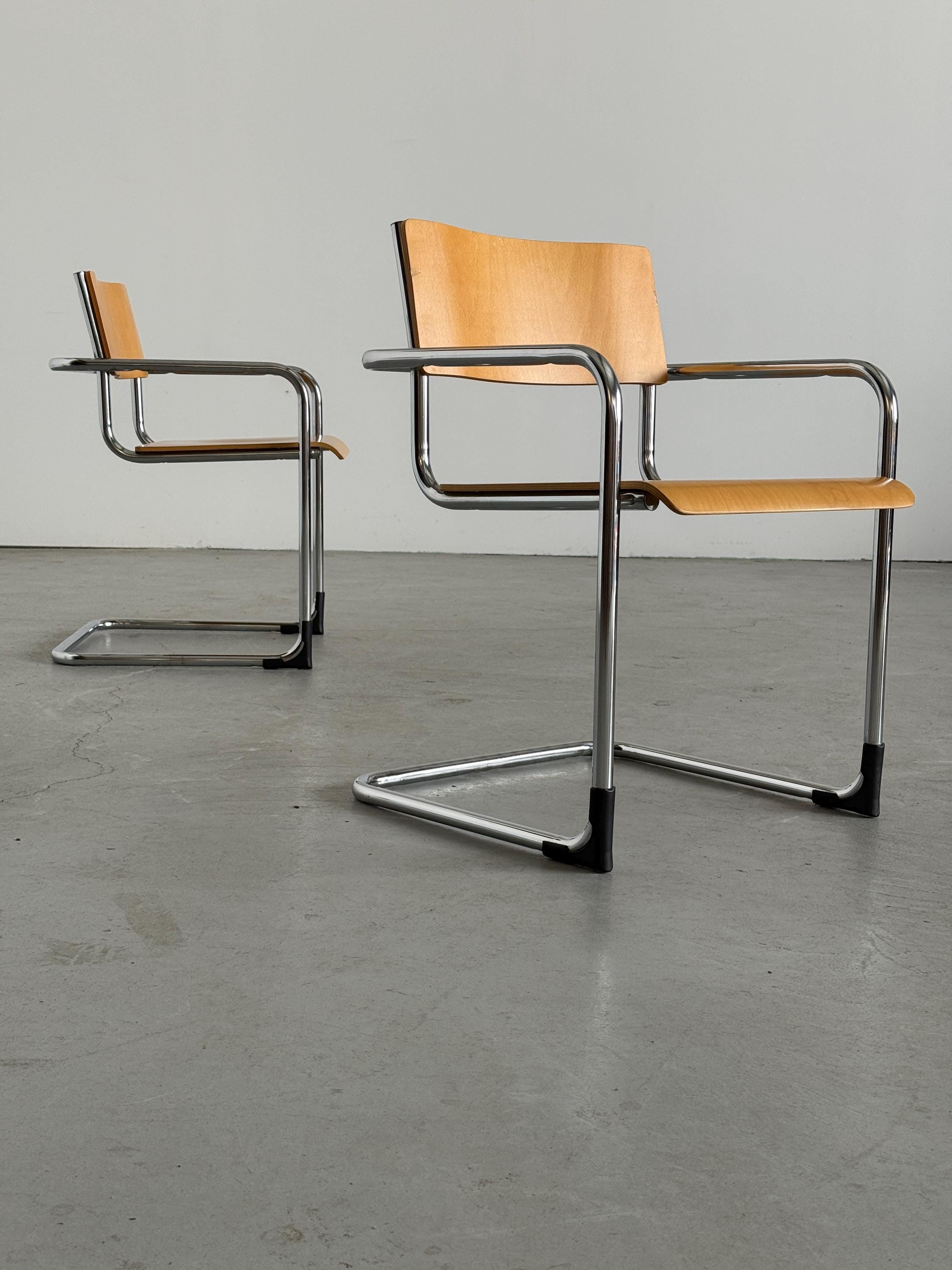 Italian Modernist Cantilever Armchairs by Plurima