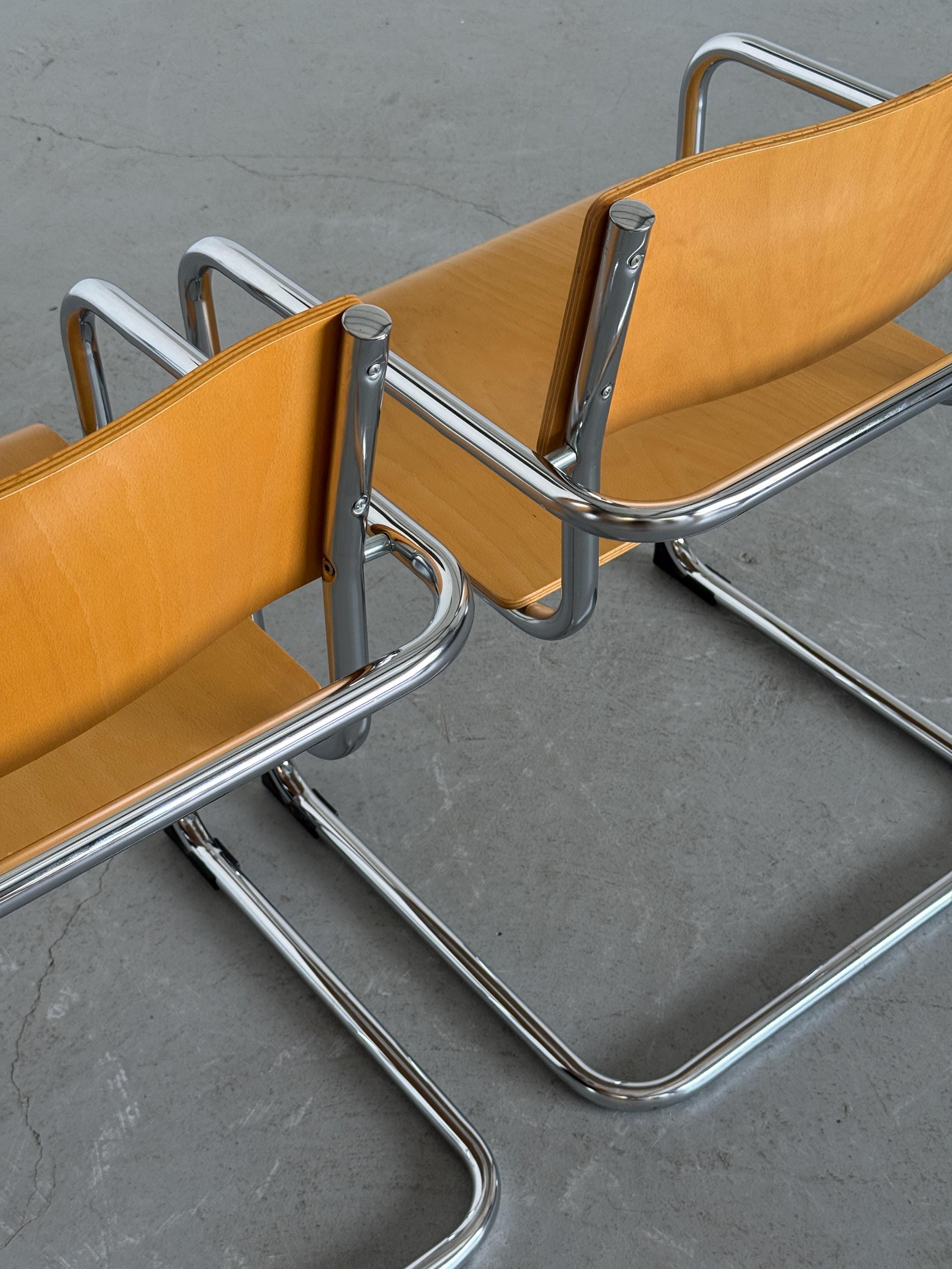 Italian Modernist Cantilever Armchairs by Plurima