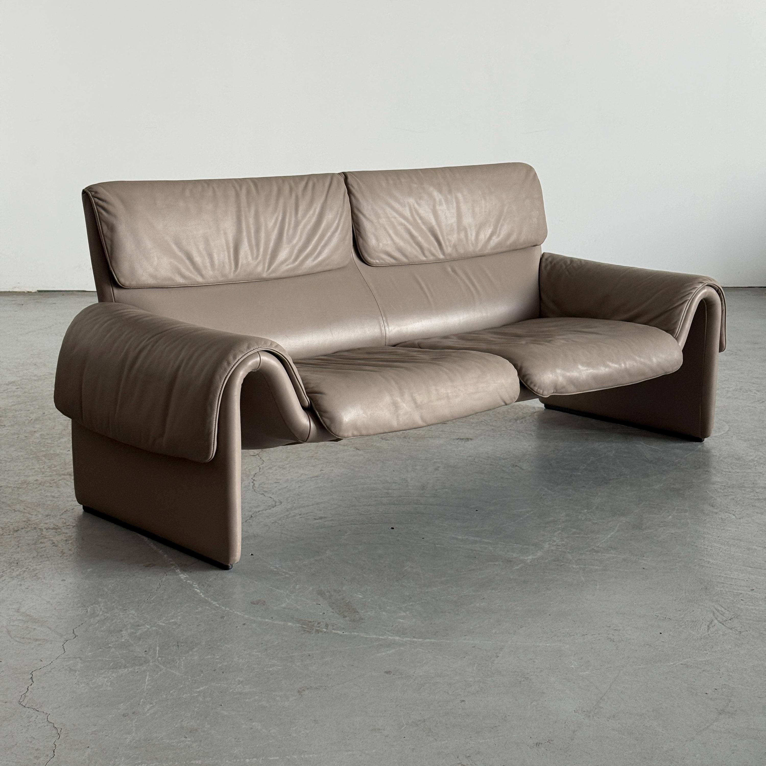 De Sede DS-2011 Two-Seater Sofa in Taupe Leather