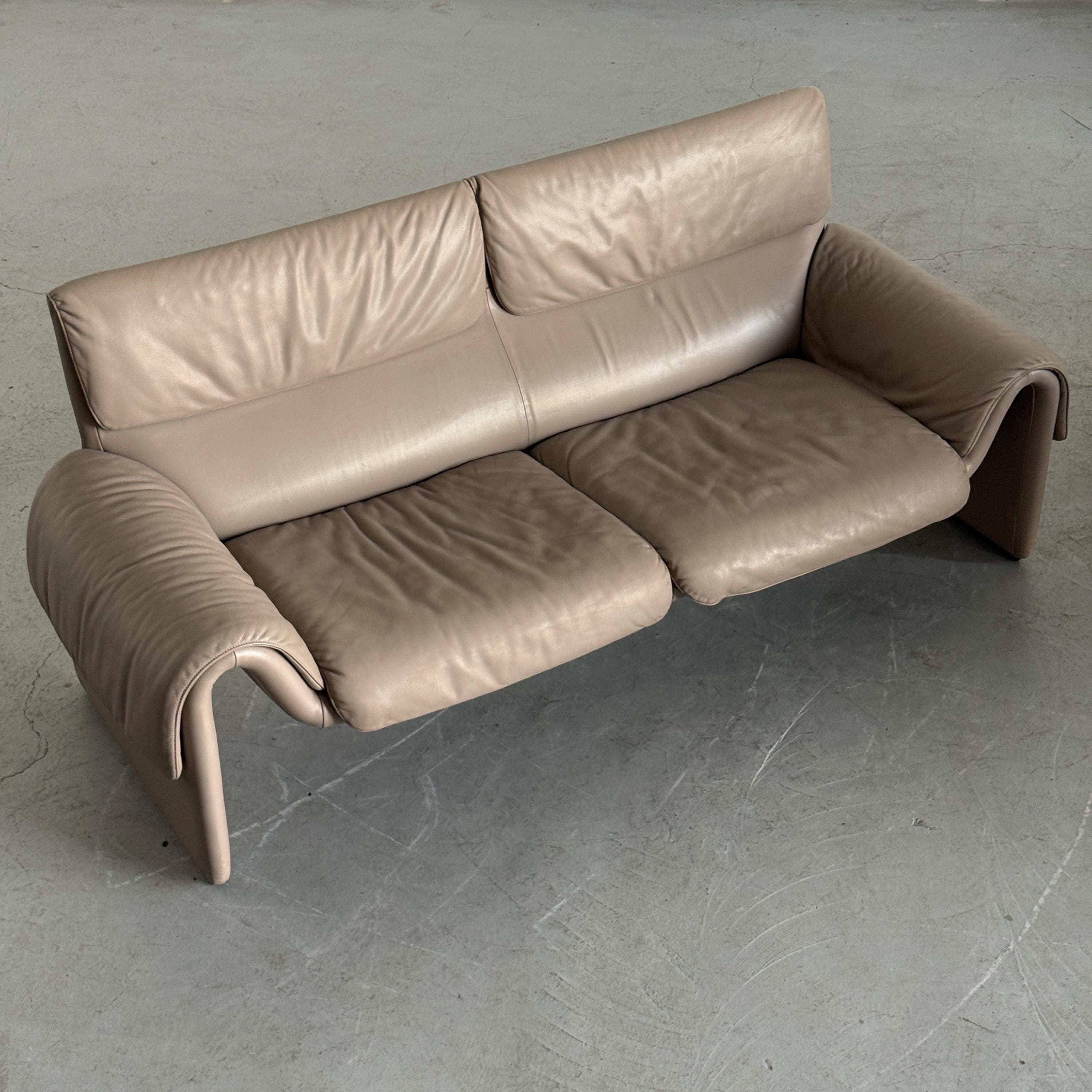 De Sede DS-2011 Two-Seater Sofa in Taupe Leather