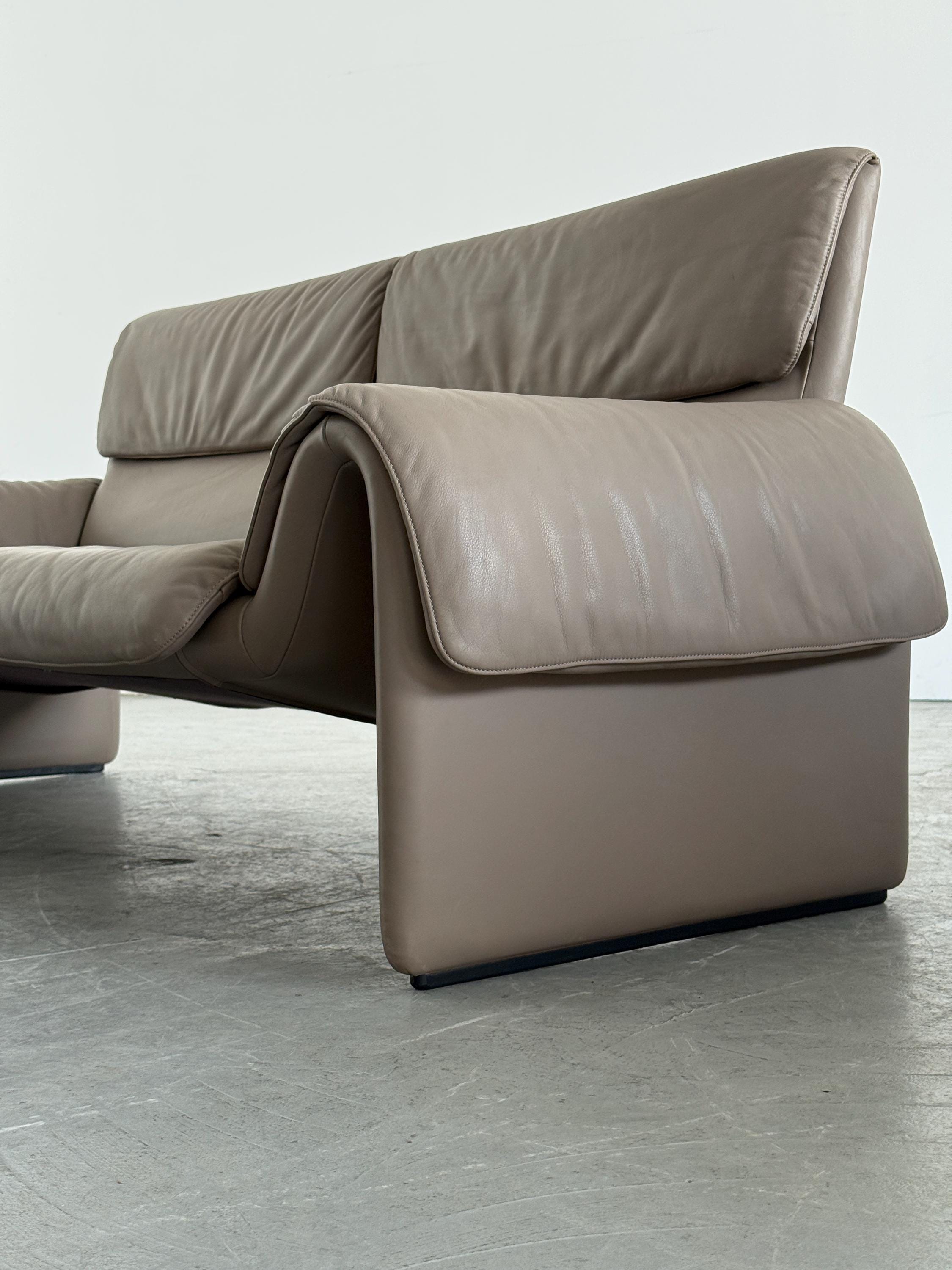 De Sede DS-2011 Two-Seater Sofa in Taupe Leather