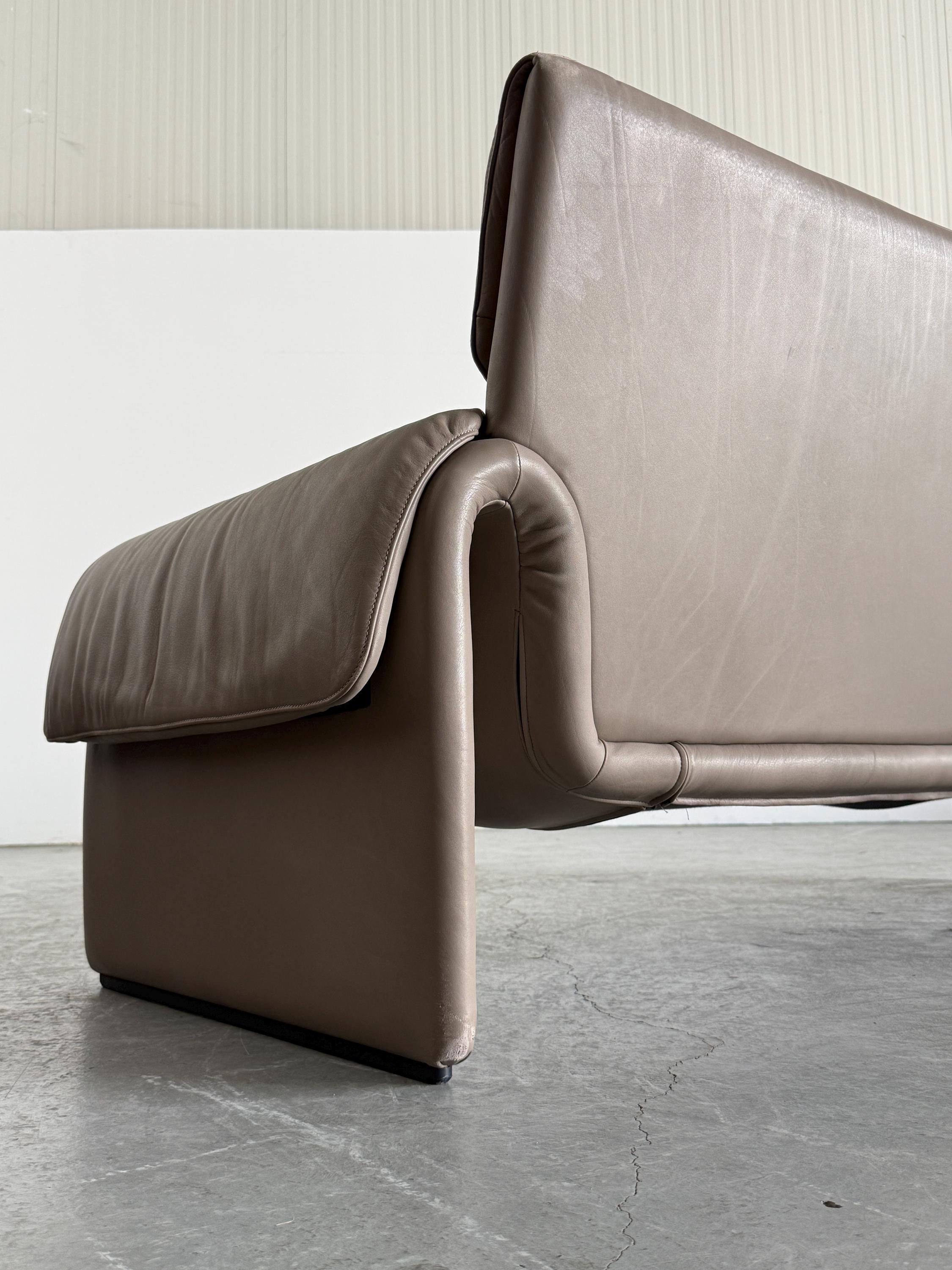 De Sede DS-2011 Two-Seater Sofa in Taupe Leather
