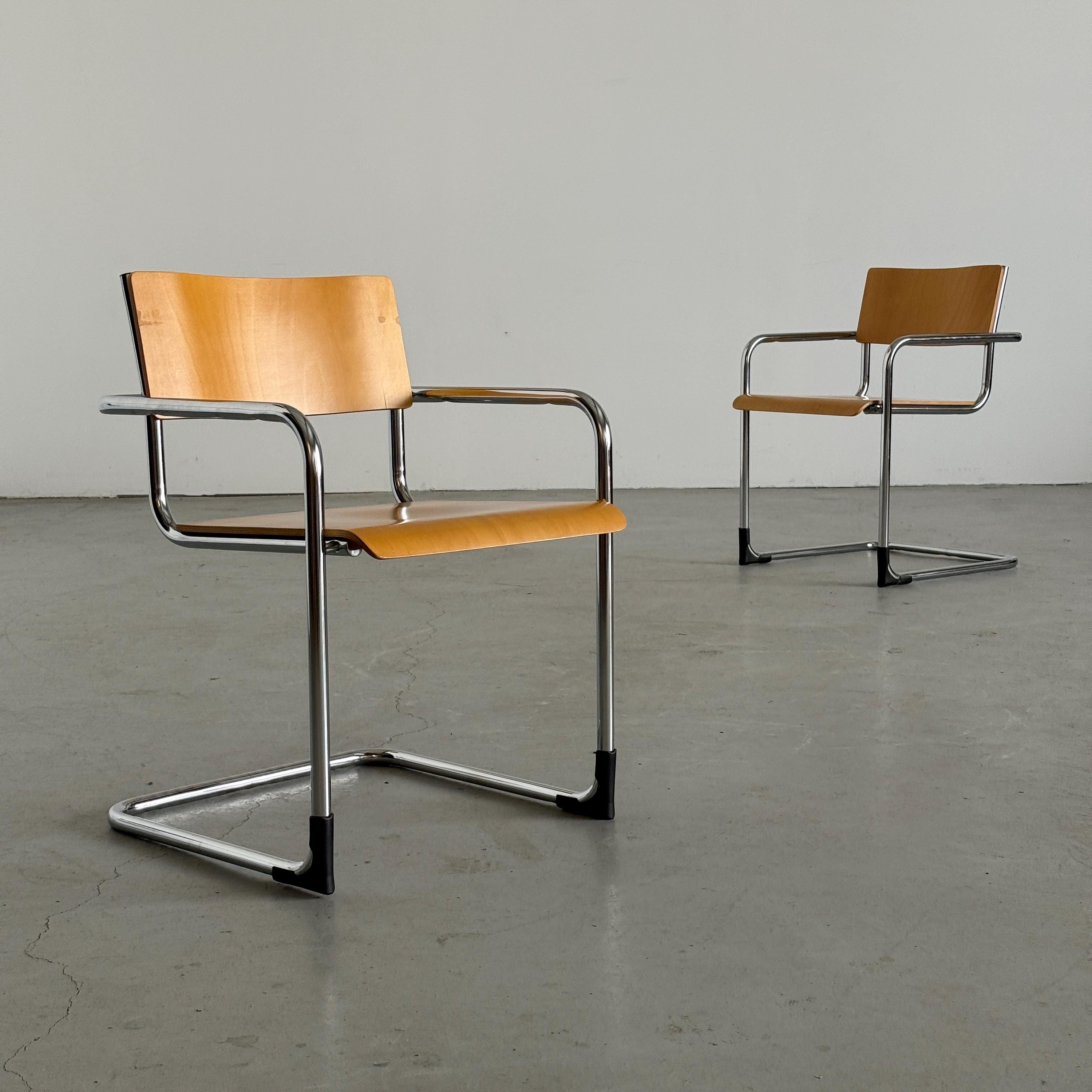 Italian Modernist Cantilever Armchairs by Plurima