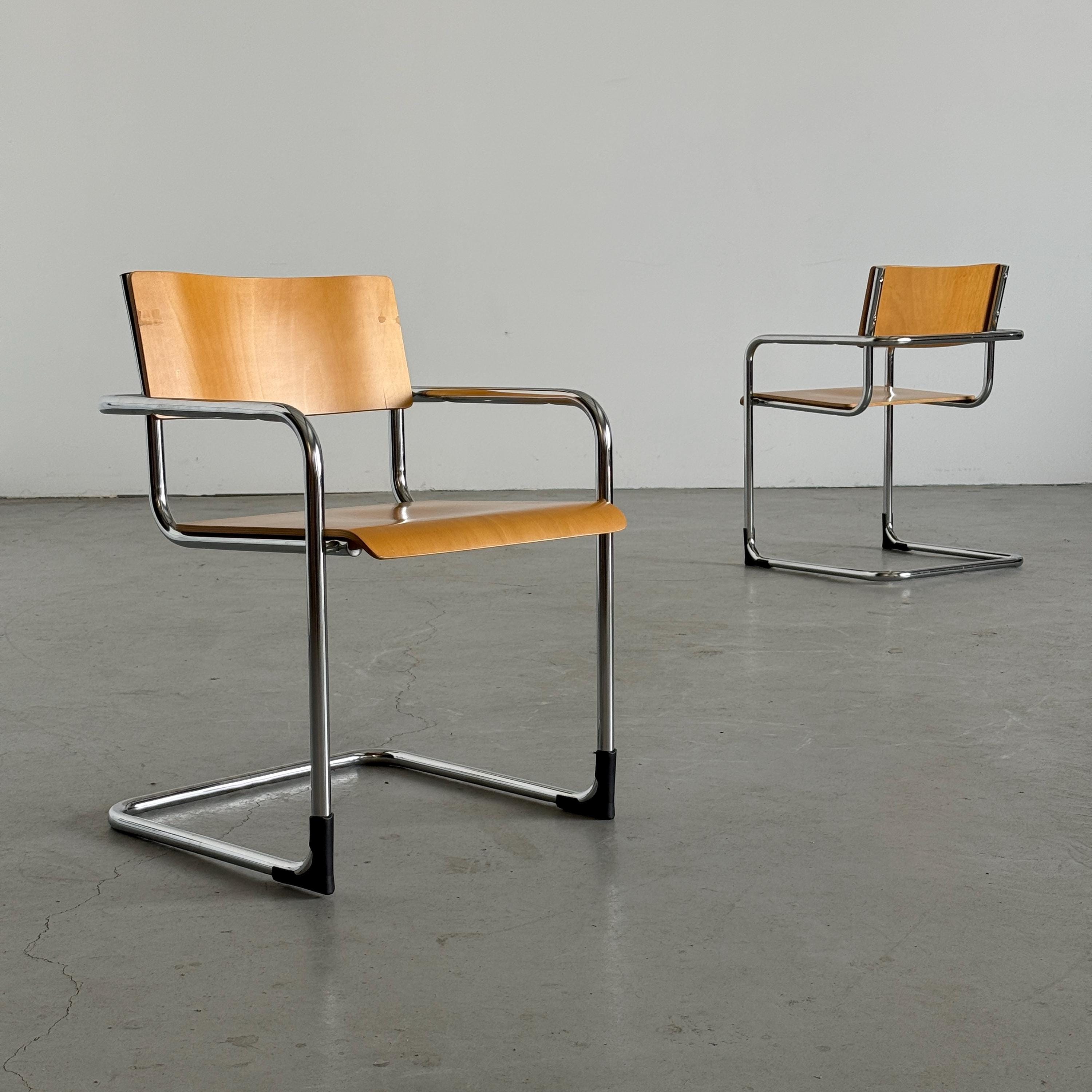 Italian Modernist Cantilever Armchairs by Plurima