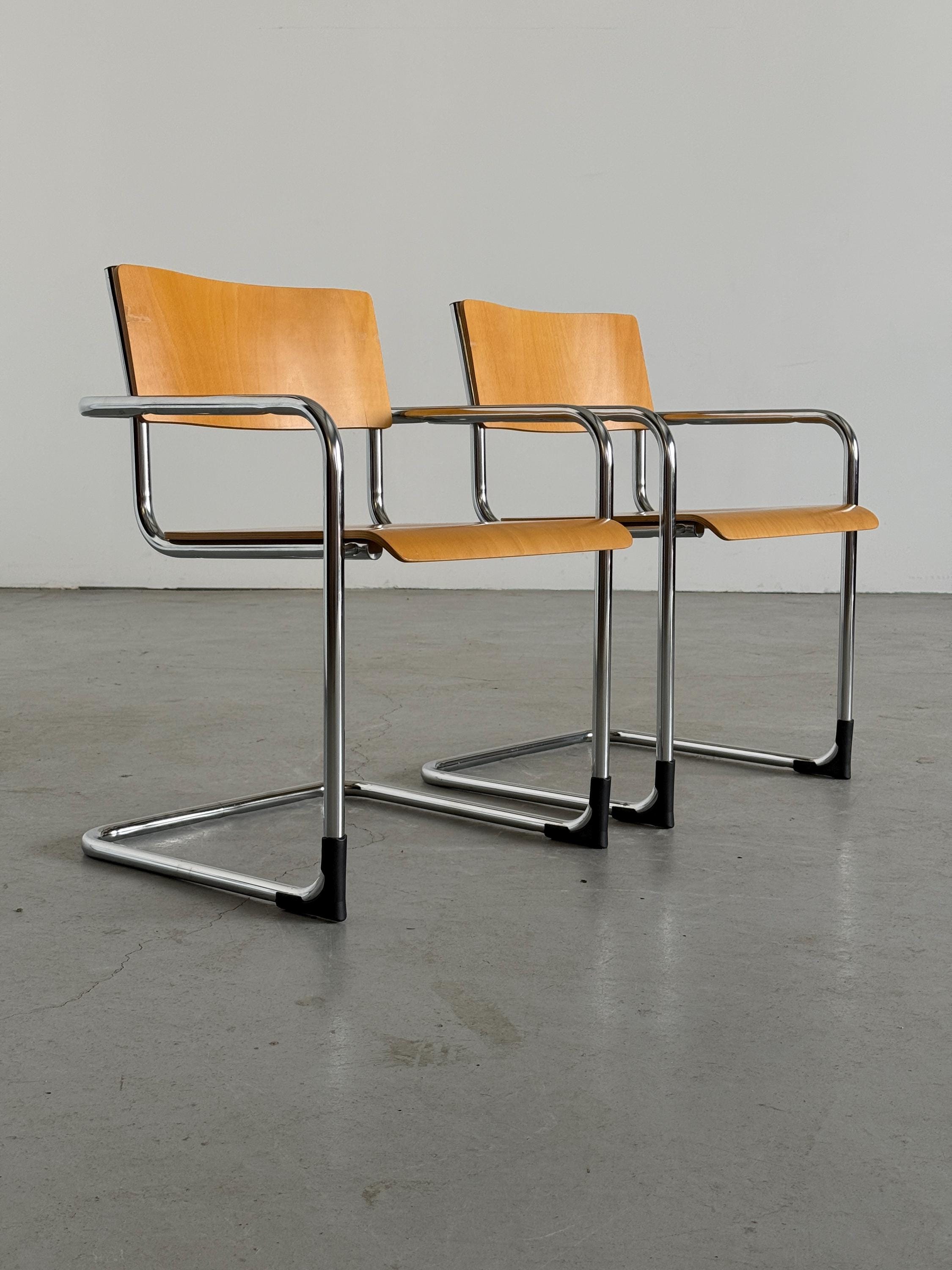 Italian Modernist Cantilever Armchairs by Plurima