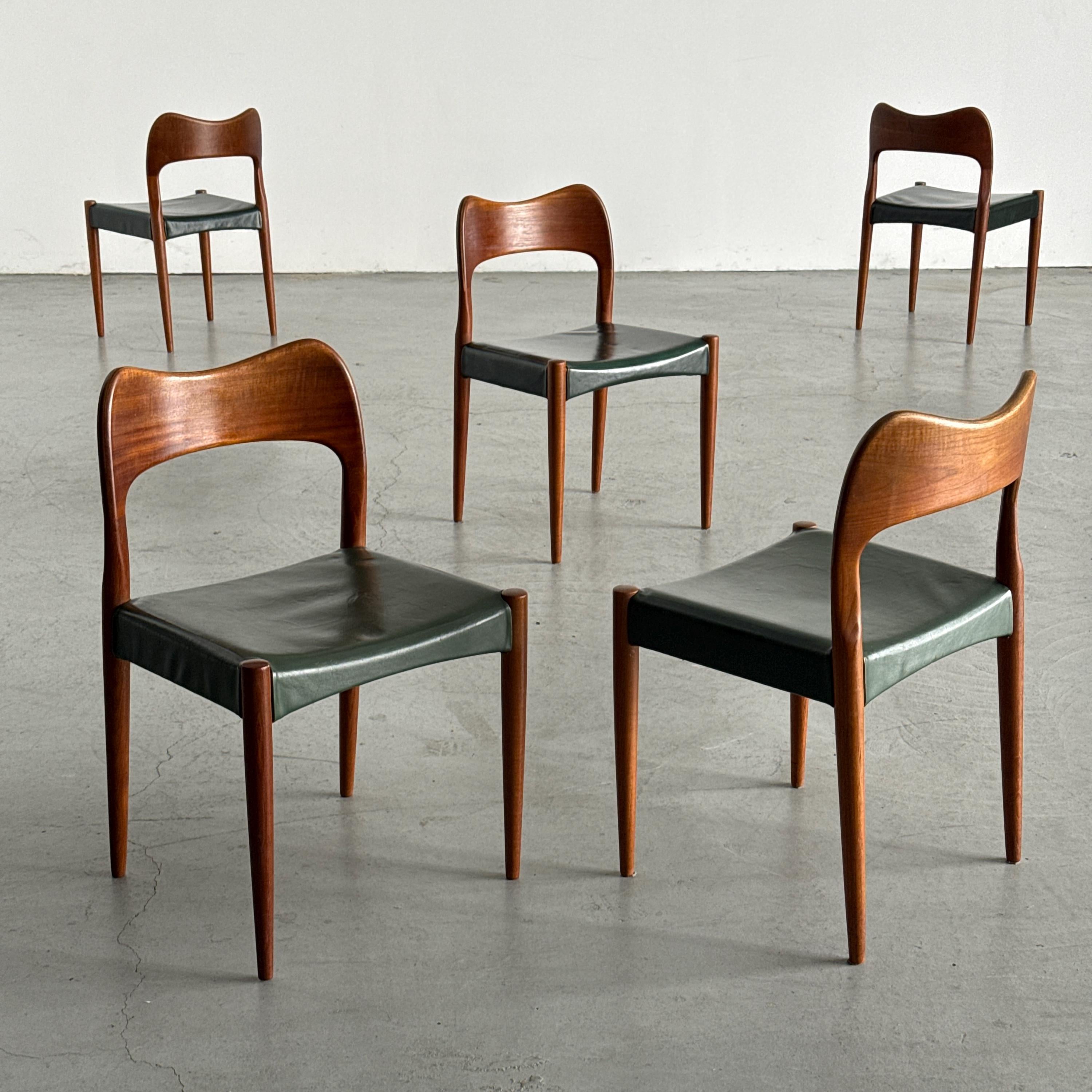 Danish Dining Chairs by Arne Hovmand-Olsen for Mogens Kold