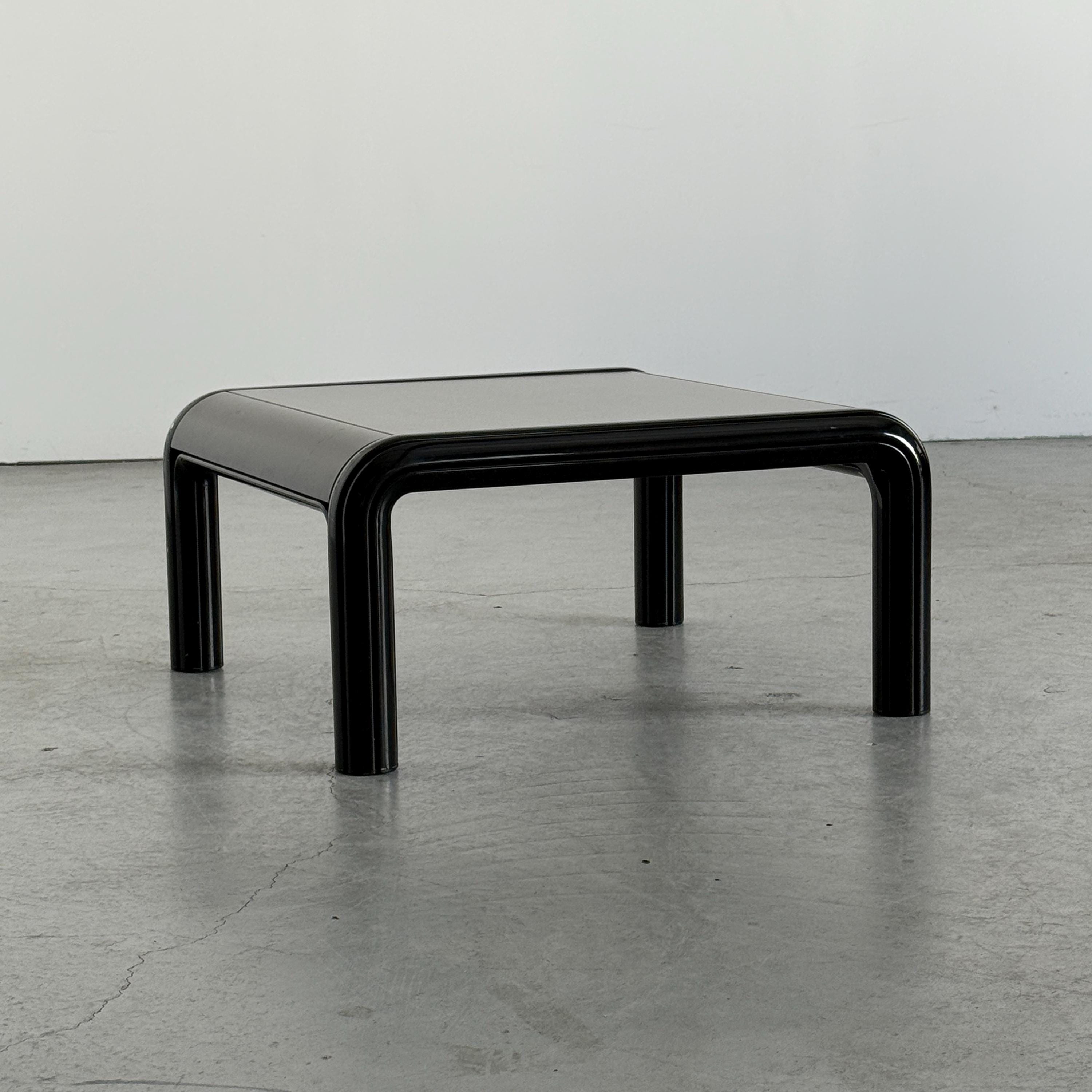Orsay Black Coffee Table by Gae Aulenti for Knoll International