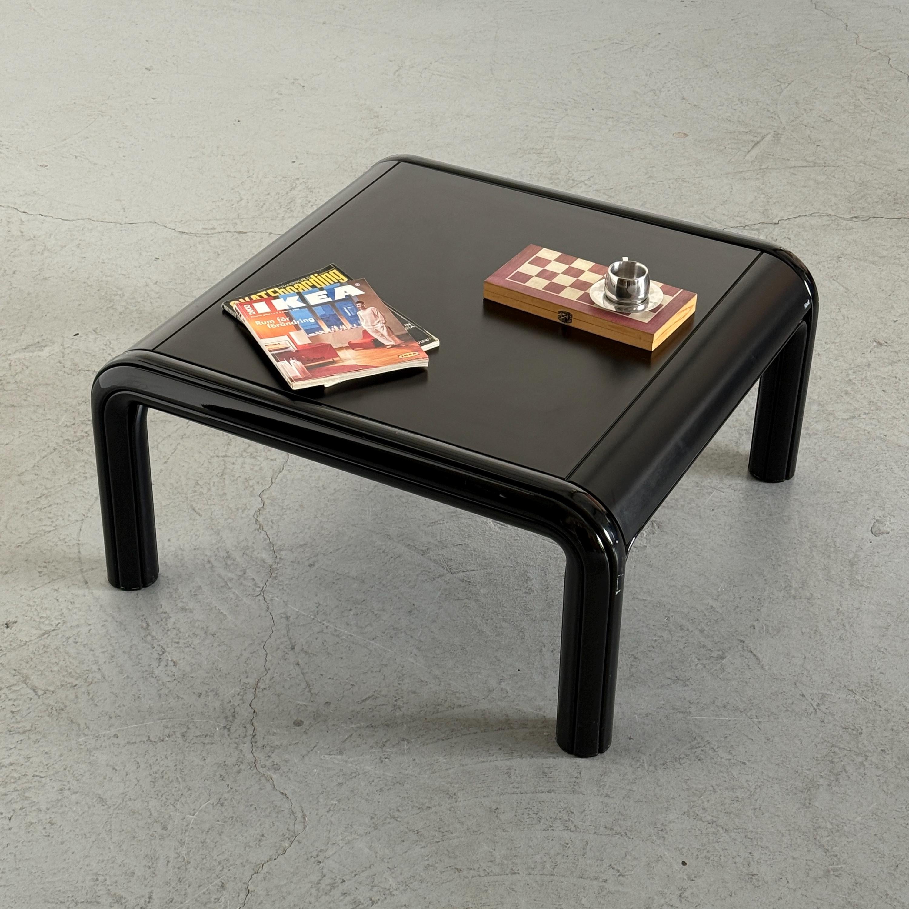 Orsay Black Coffee Table by Gae Aulenti for Knoll International