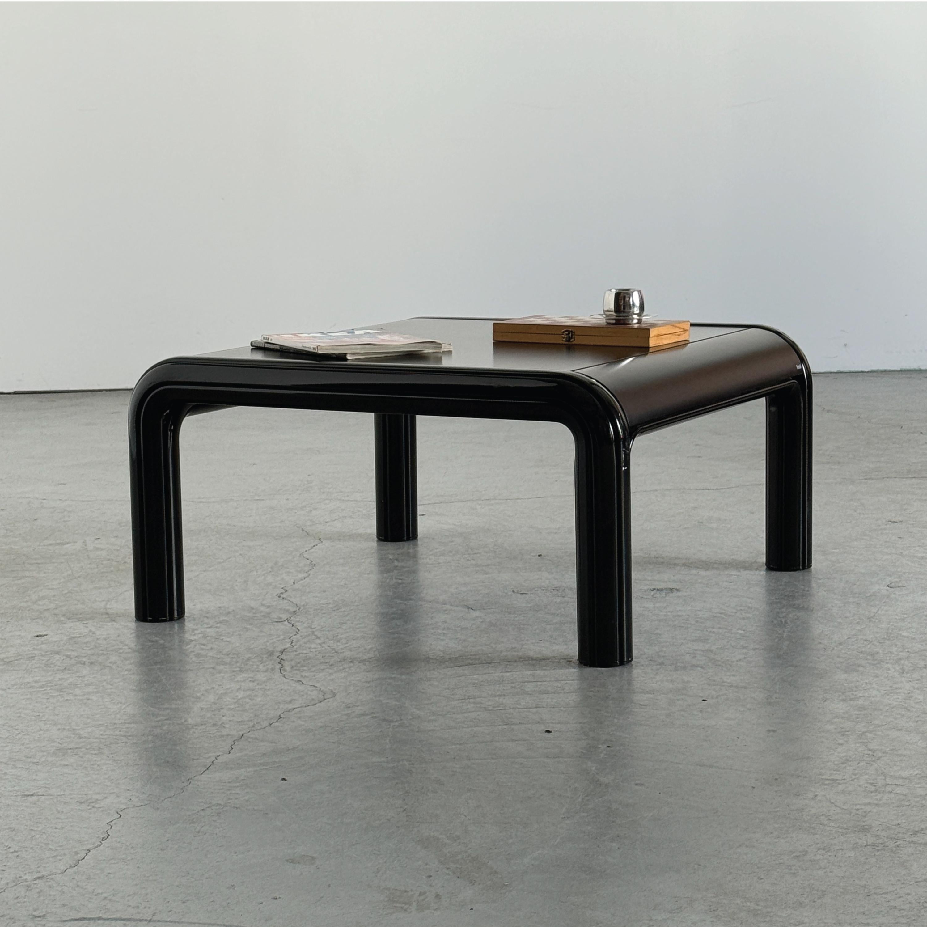 Orsay Black Coffee Table by Gae Aulenti for Knoll International