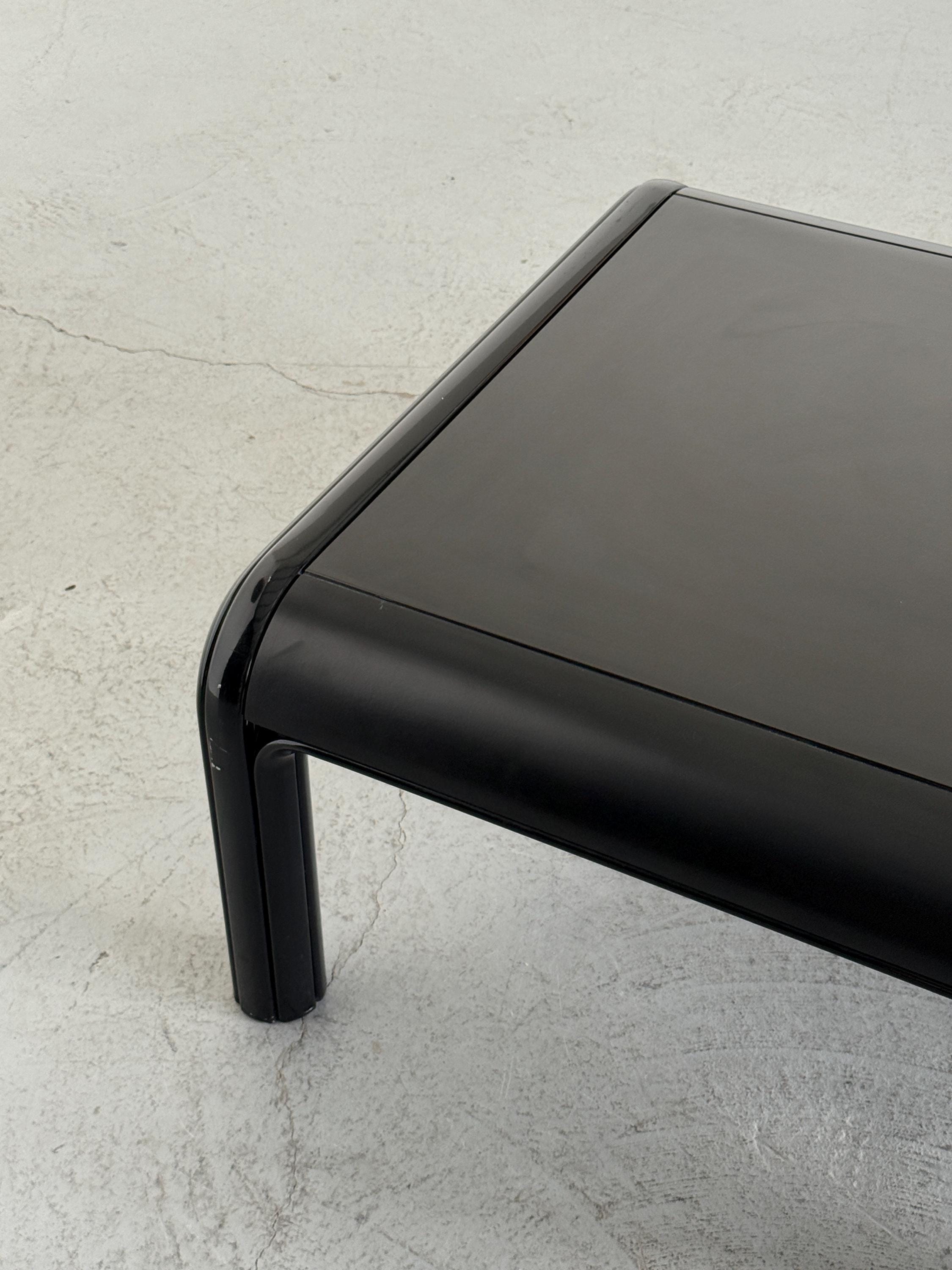 Orsay Black Coffee Table by Gae Aulenti for Knoll International