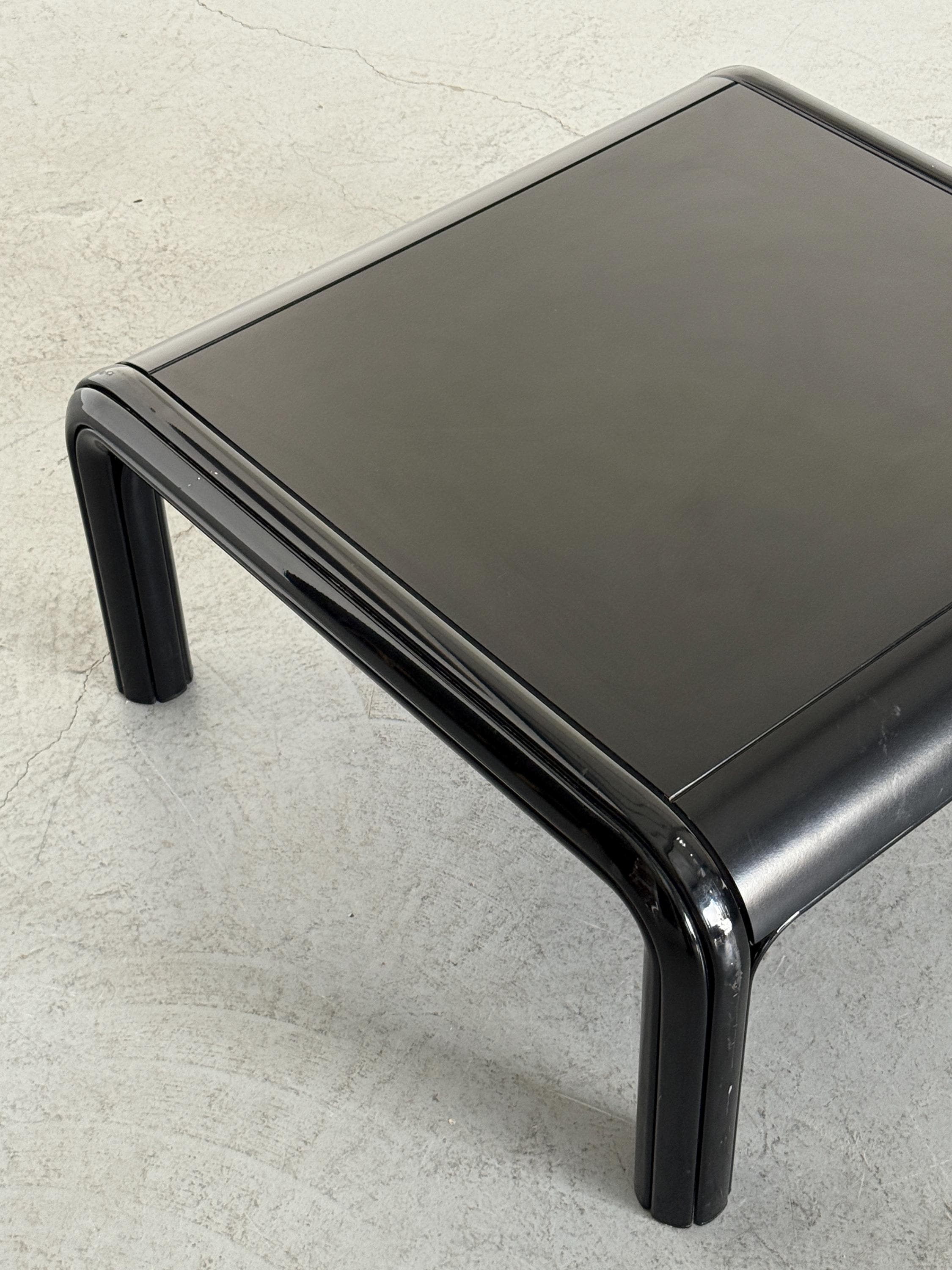 Orsay Black Coffee Table by Gae Aulenti for Knoll International