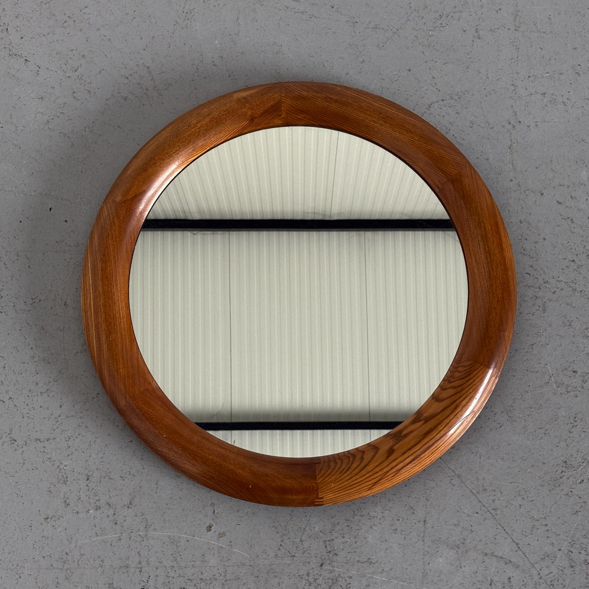 Round Mirror with Thick Frame in Honey Wood
