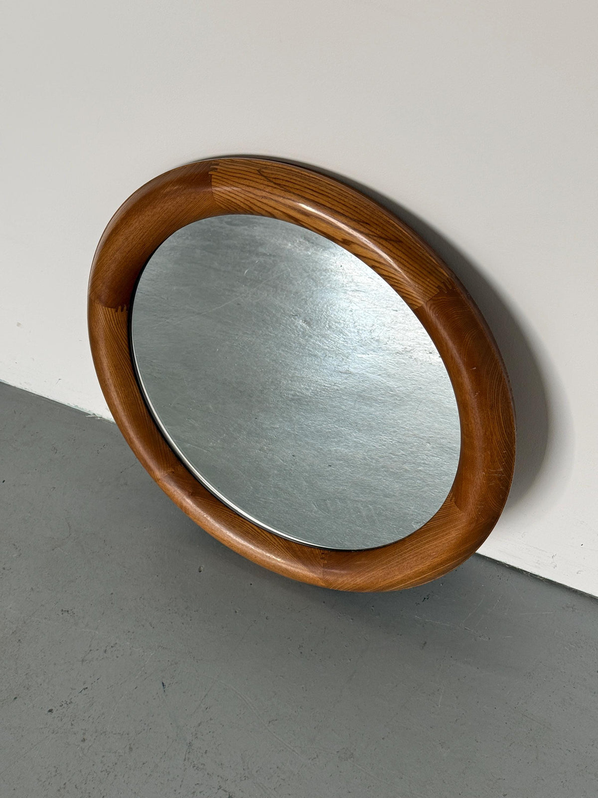 Round Mirror with Thick Frame in Honey Wood