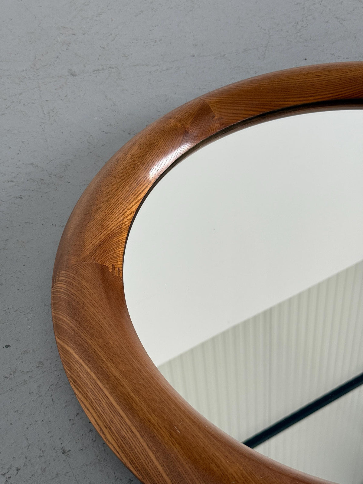 Round Mirror with Thick Frame in Honey Wood