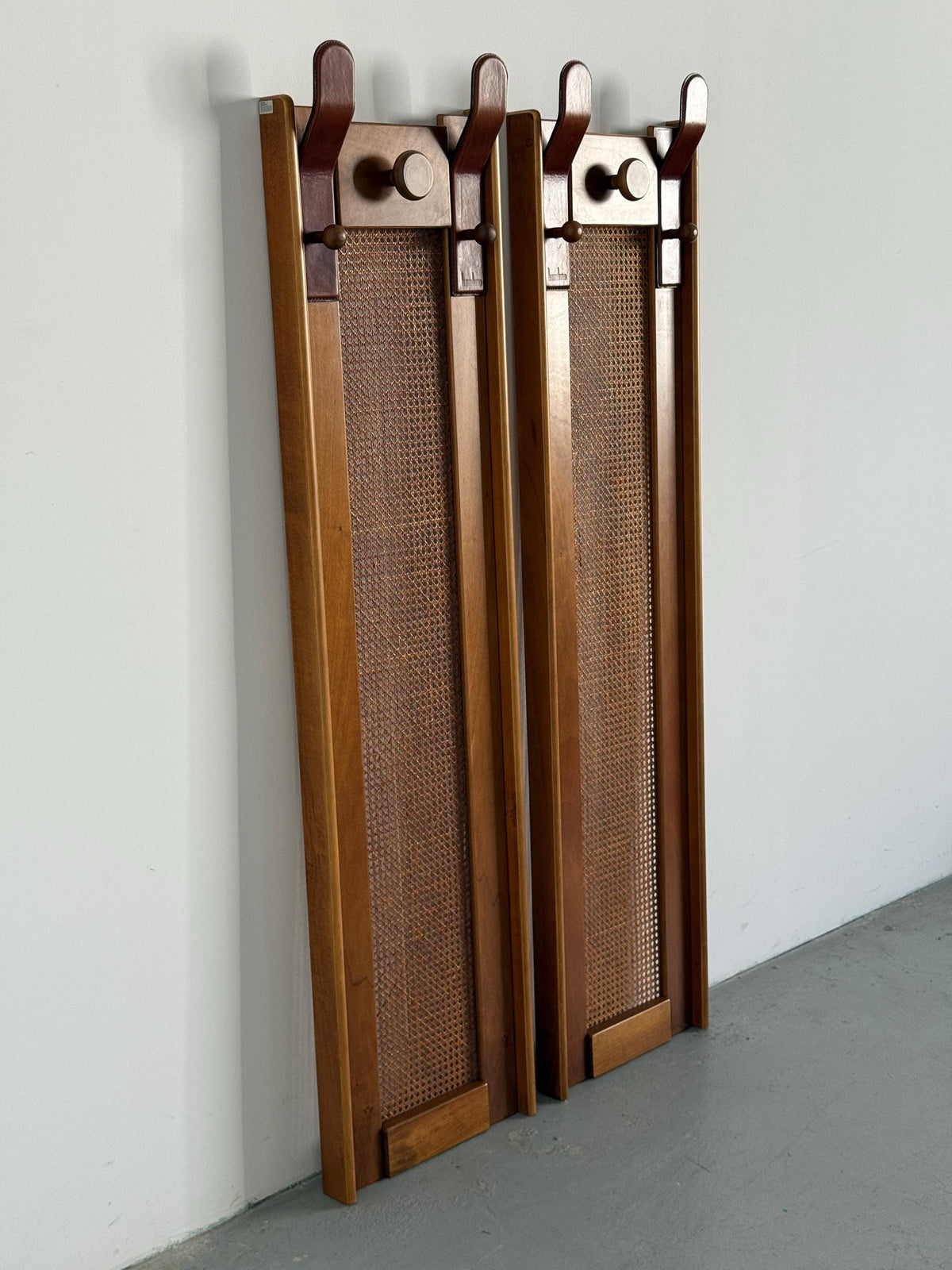 La Moderna Wall-Mounted Coat Rack in Cane and Leather