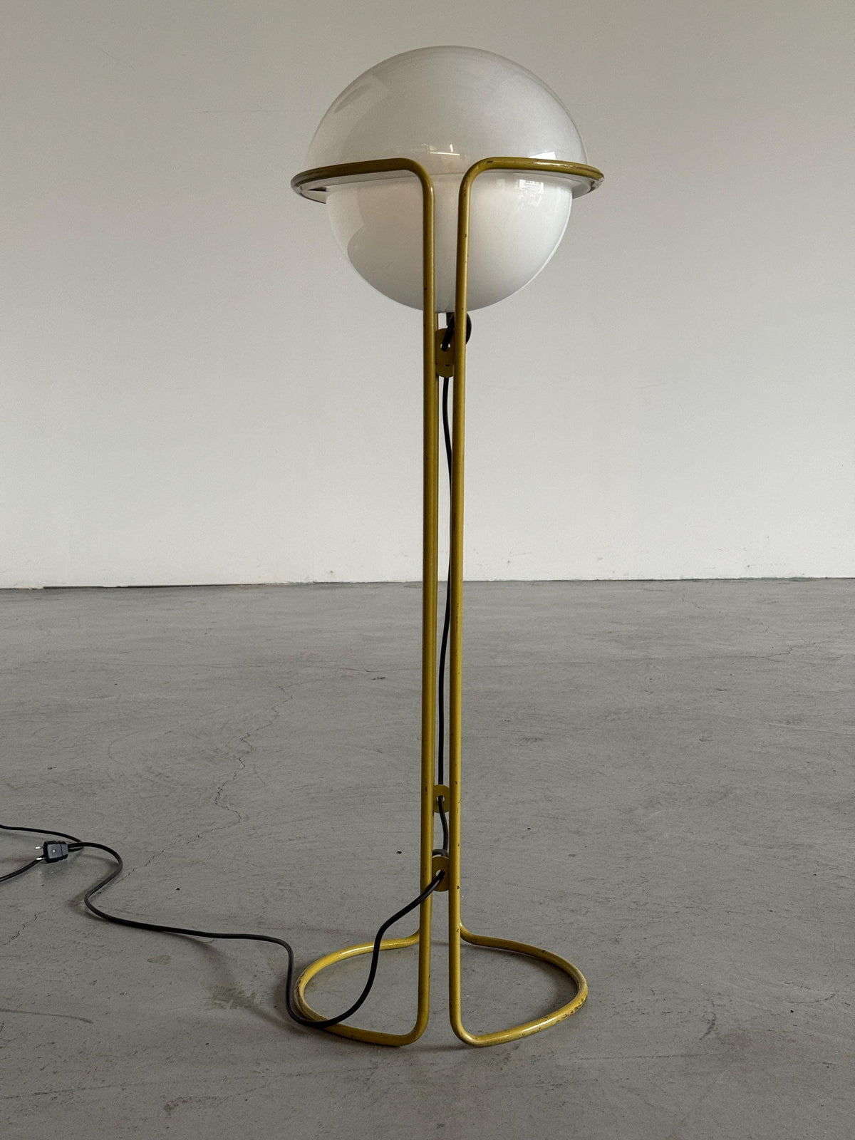 Globe Floor Lamp with Tubular Yellow Metal