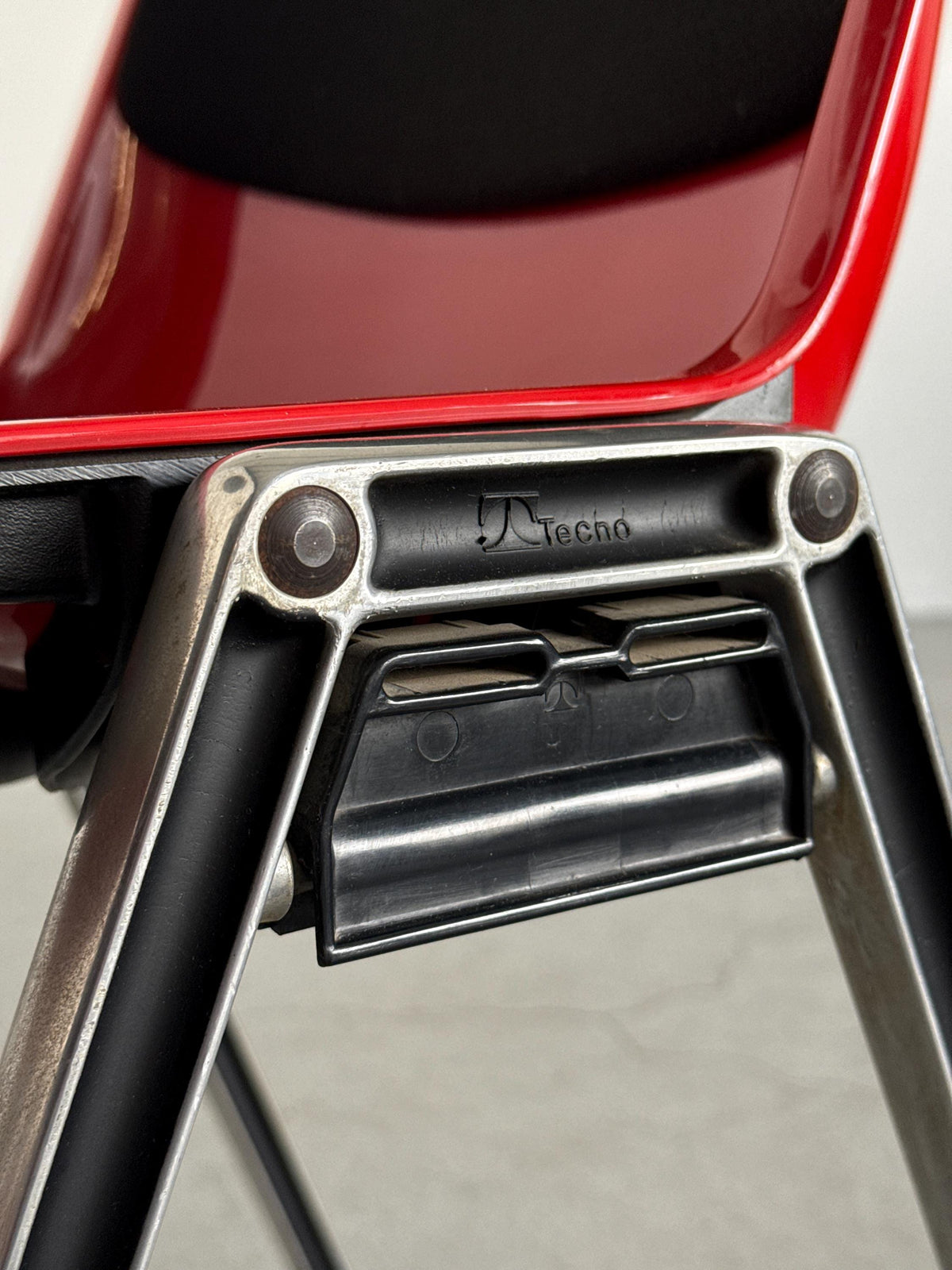 Modus SM 203 Chair by Centro Progetti Tecno