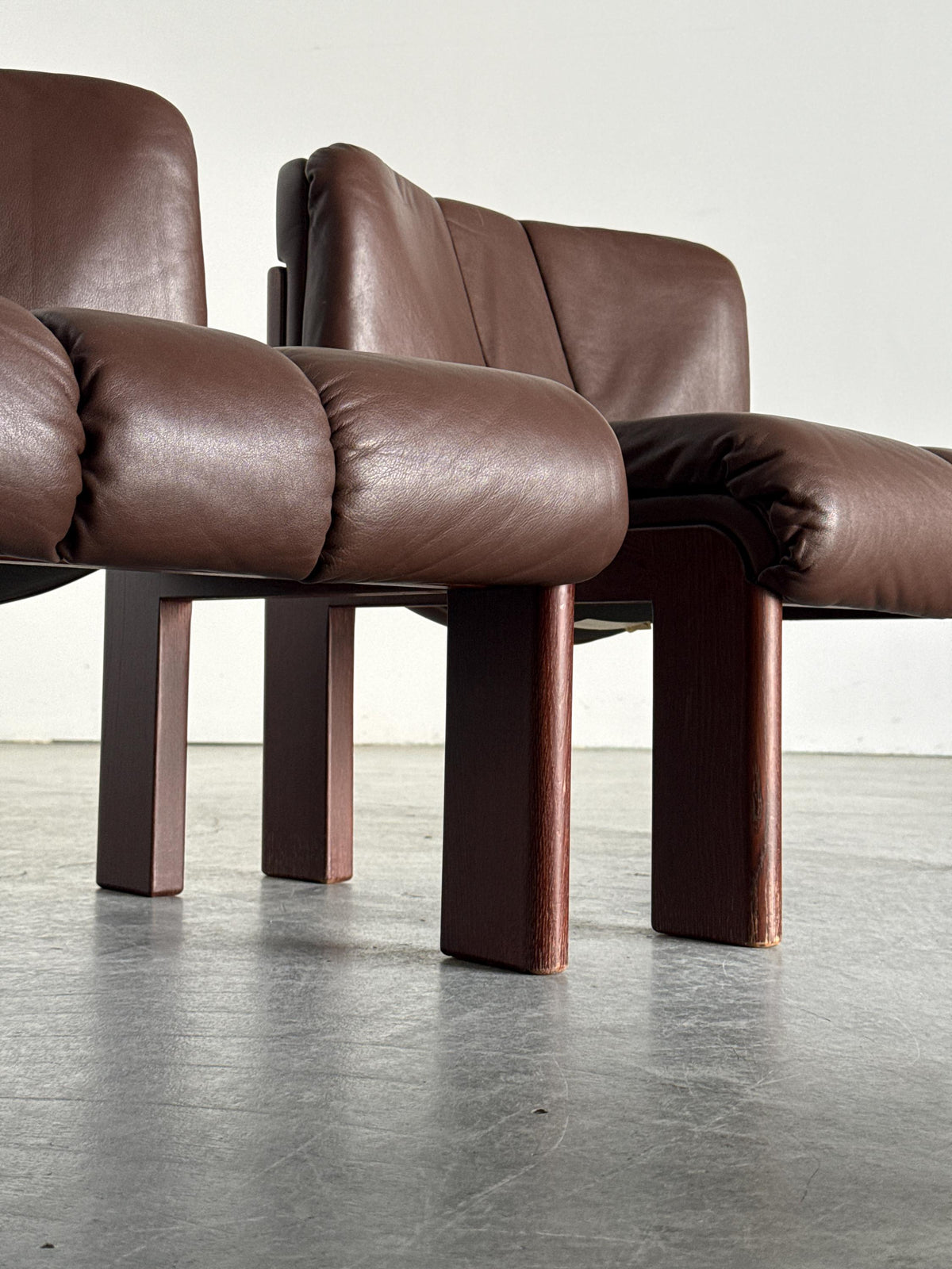 Girsberger Lounge Set in Wood & Brown Leather