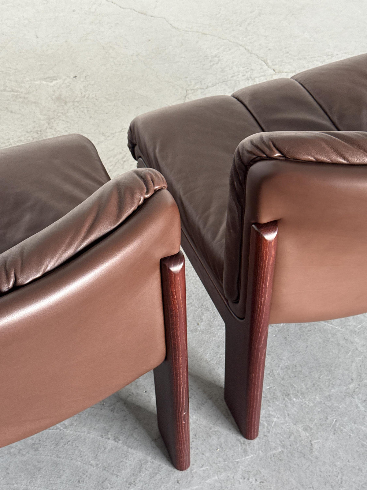Girsberger Lounge Set in Wood & Brown Leather