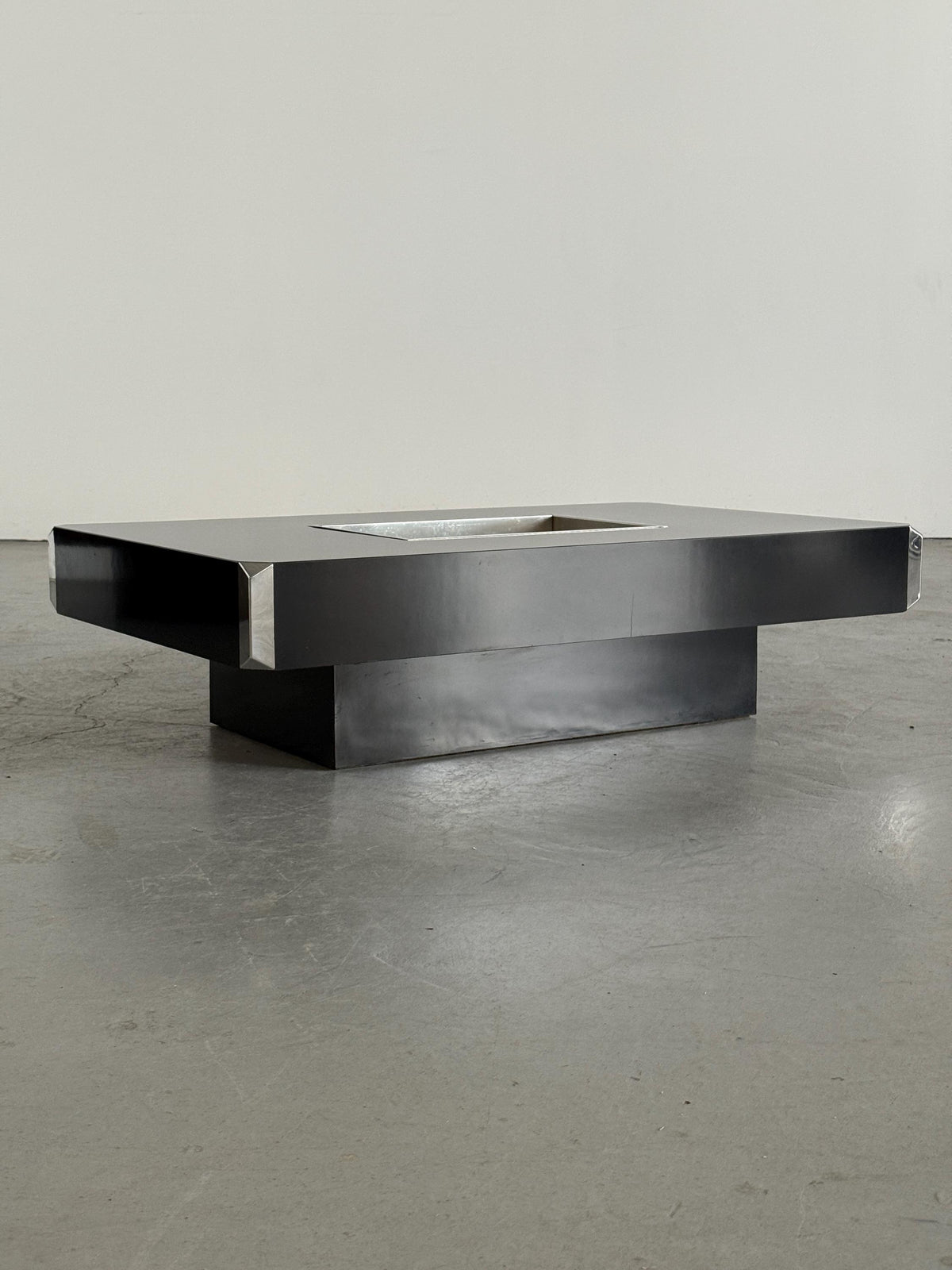 Willy Rizzo Black Alveo Coffee Table