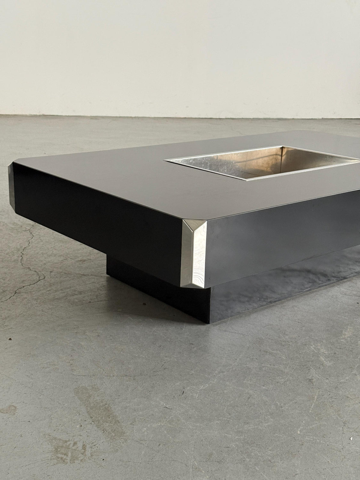 Willy Rizzo Black Alveo Coffee Table