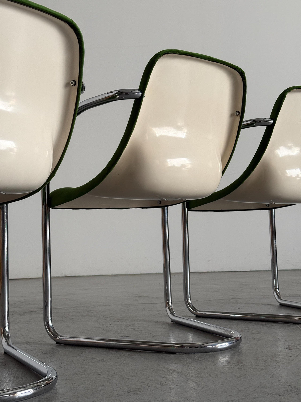 Green Velvet Cantilever Armchairs Attributed to Giovanni Offredi