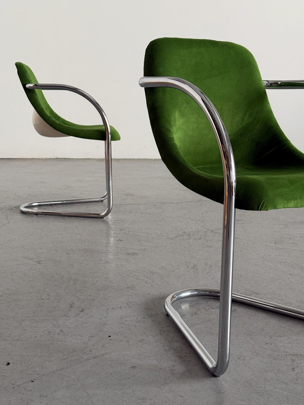 Green Velvet Cantilever Armchairs Attributed to Giovanni Offredi