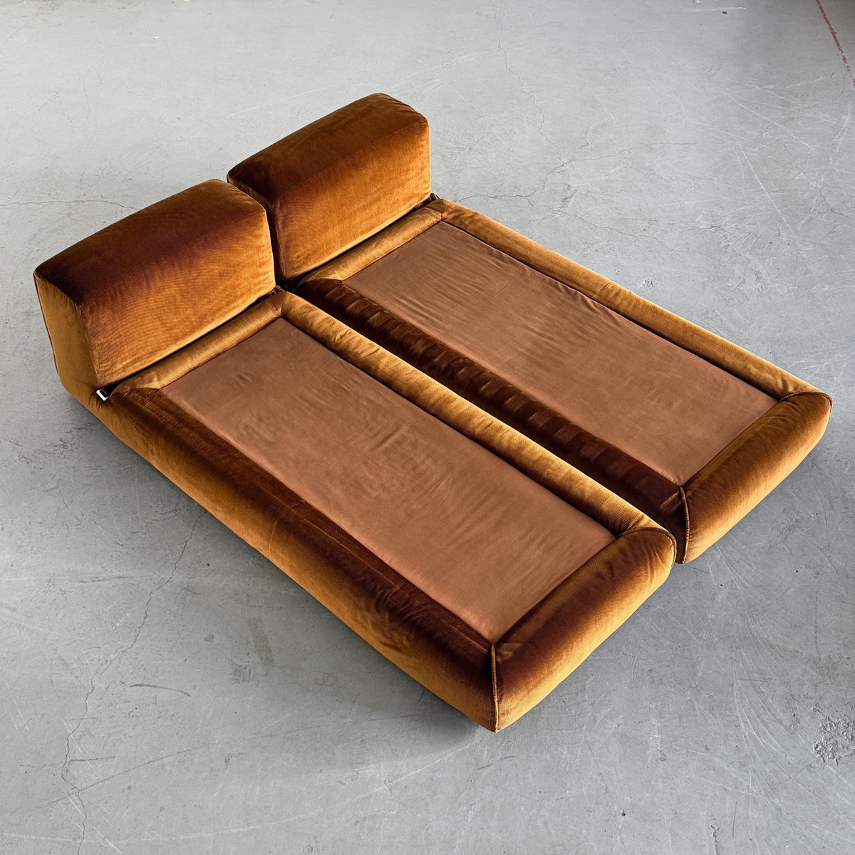 Le Mura Daybeds by Mario Bellini for Cassina