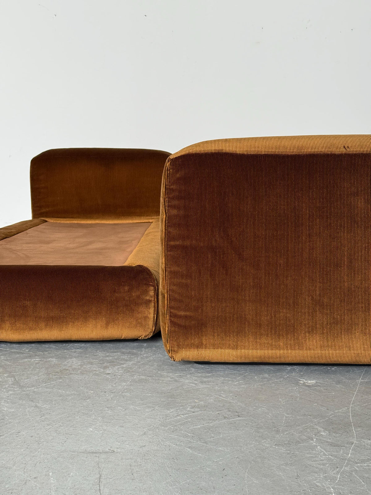 Le Mura Daybeds by Mario Bellini for Cassina