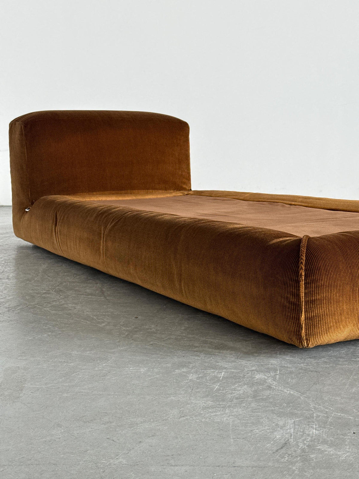Le Mura Daybeds by Mario Bellini for Cassina
