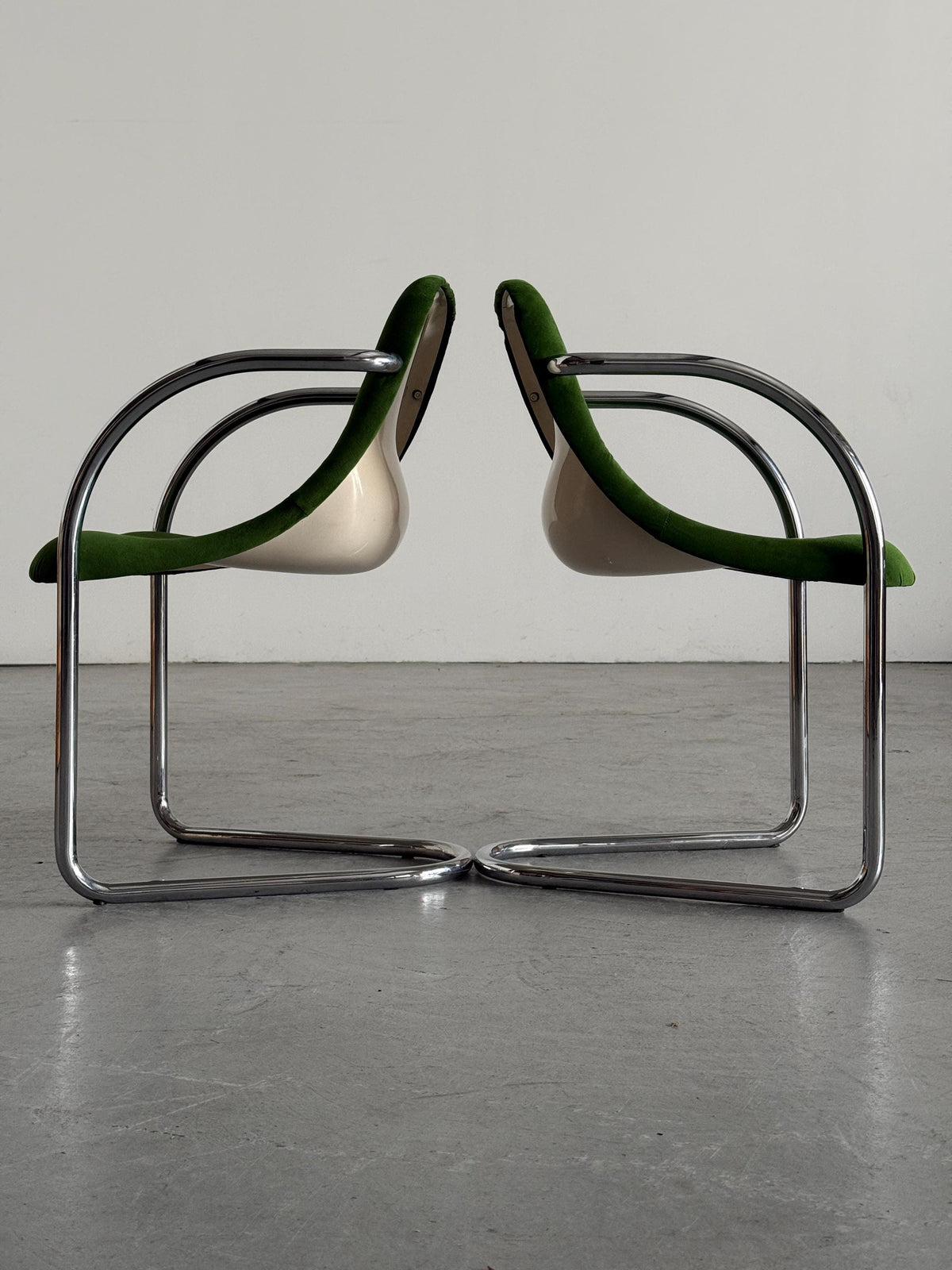 Green Velvet Cantilever Armchairs Attributed to Giovanni Offredi